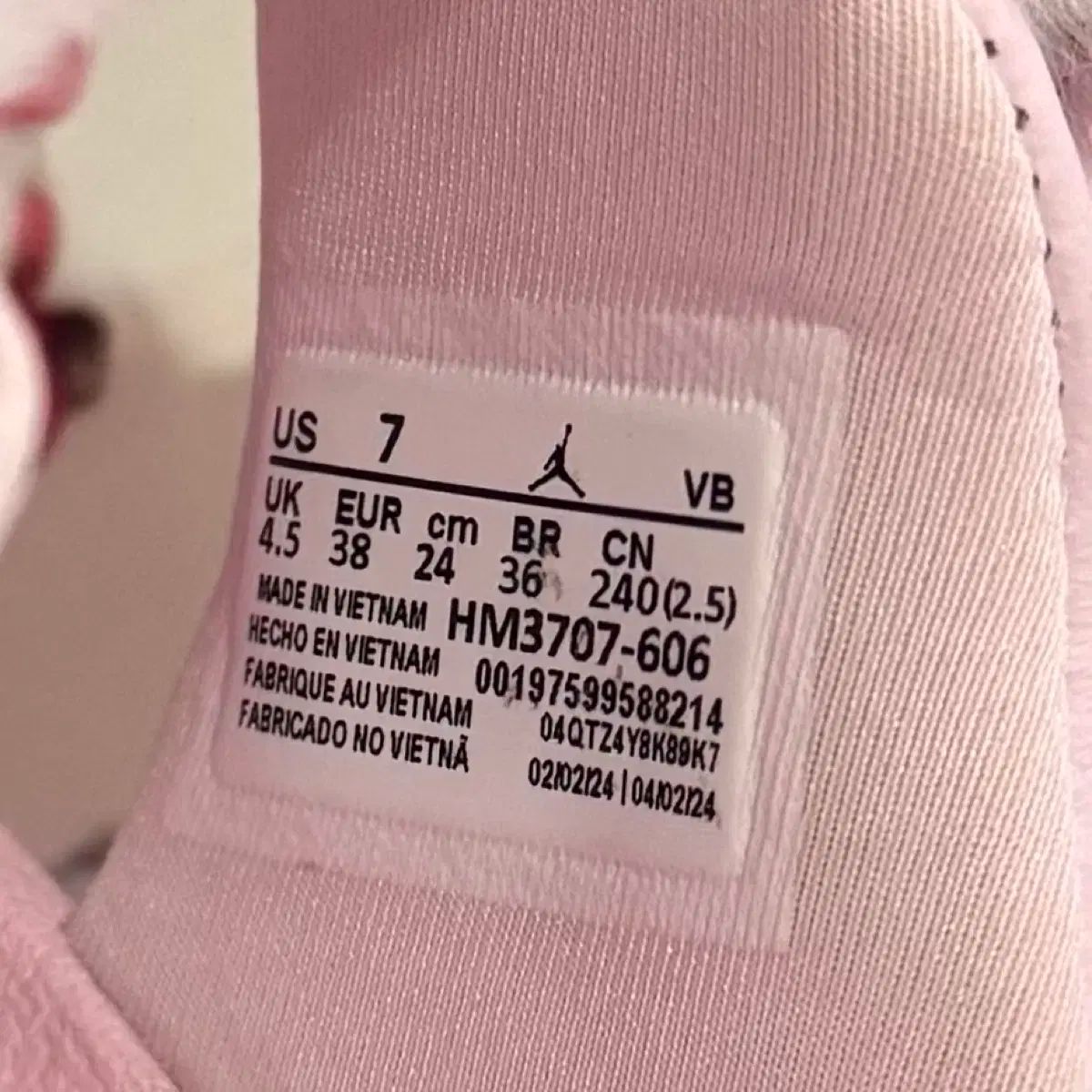 ジョーダン ファー サンダル ピンク 240