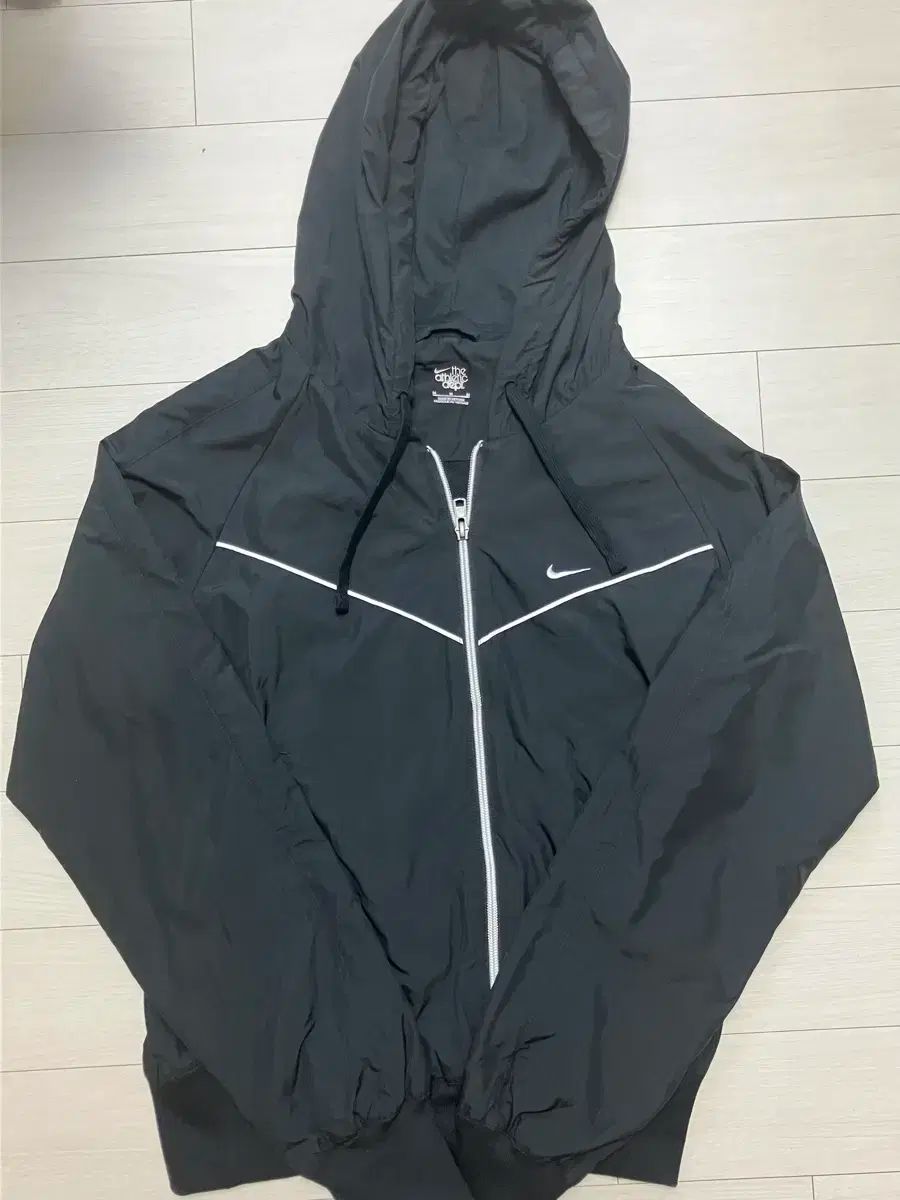 NIKE ナイキ ウィンドブレーカー 黒 M