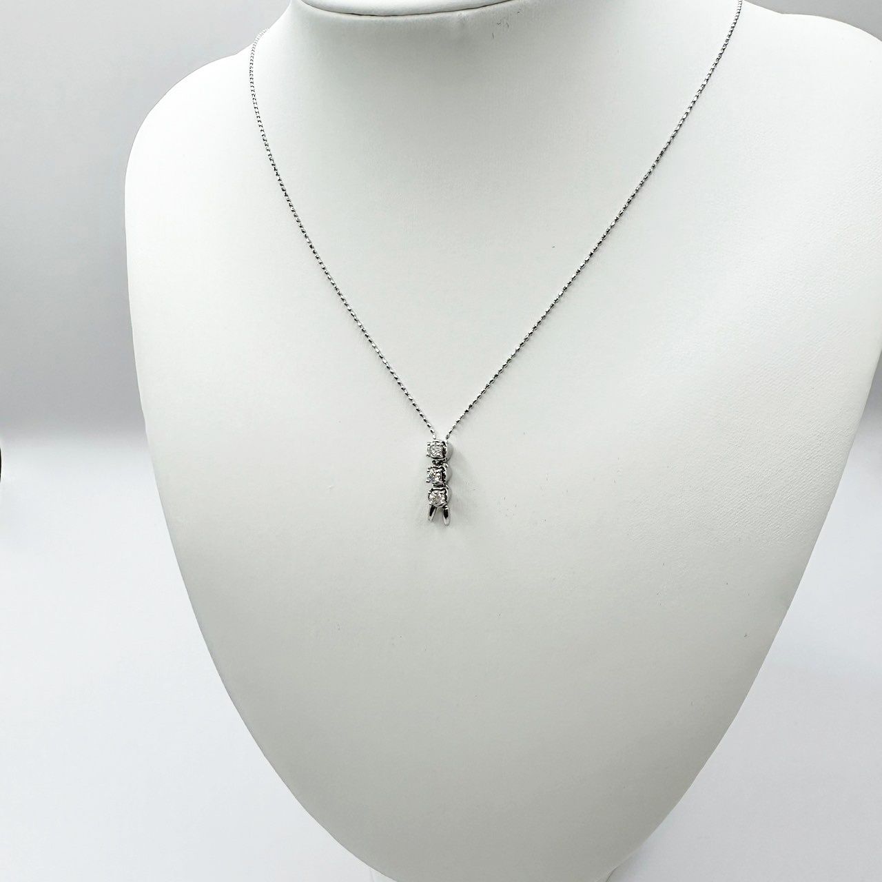 ダイヤ ネックレス 天然ダイヤモンド K18 WG 3.2g 0.30ct 3連トップ