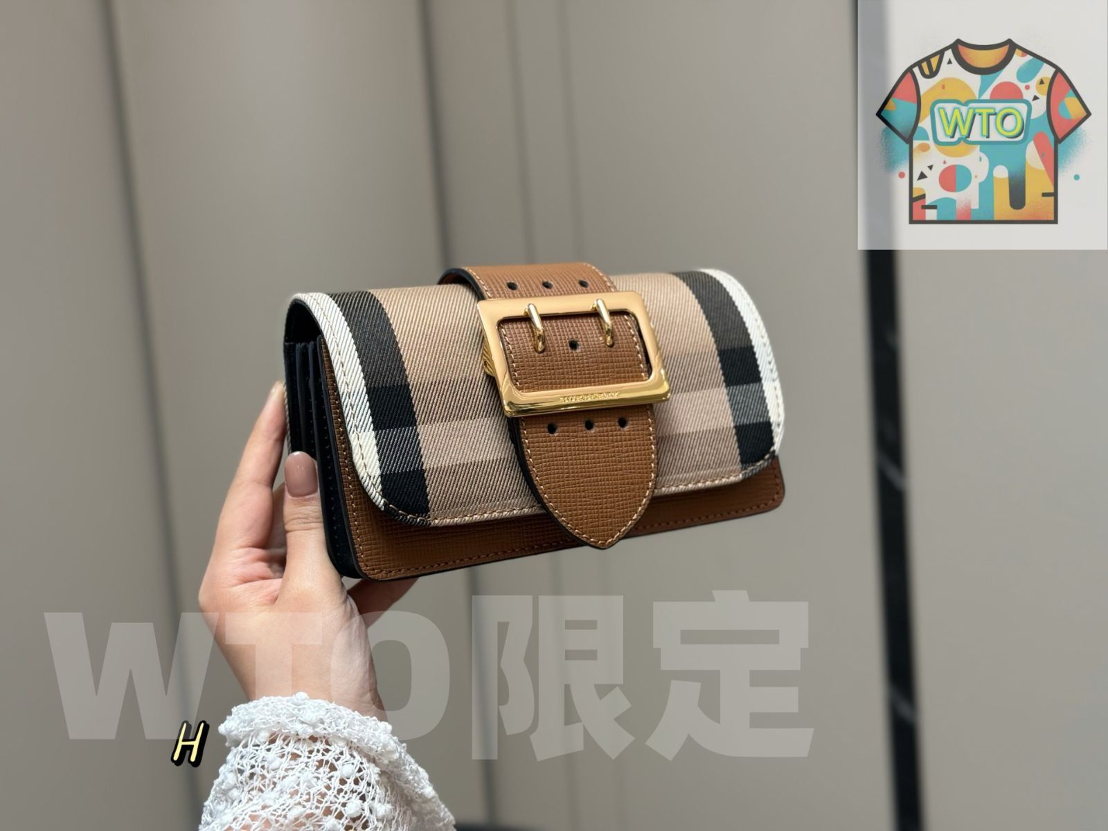 バーバリー　ストラップ　値下げ 8054745-a1208-2.jpg