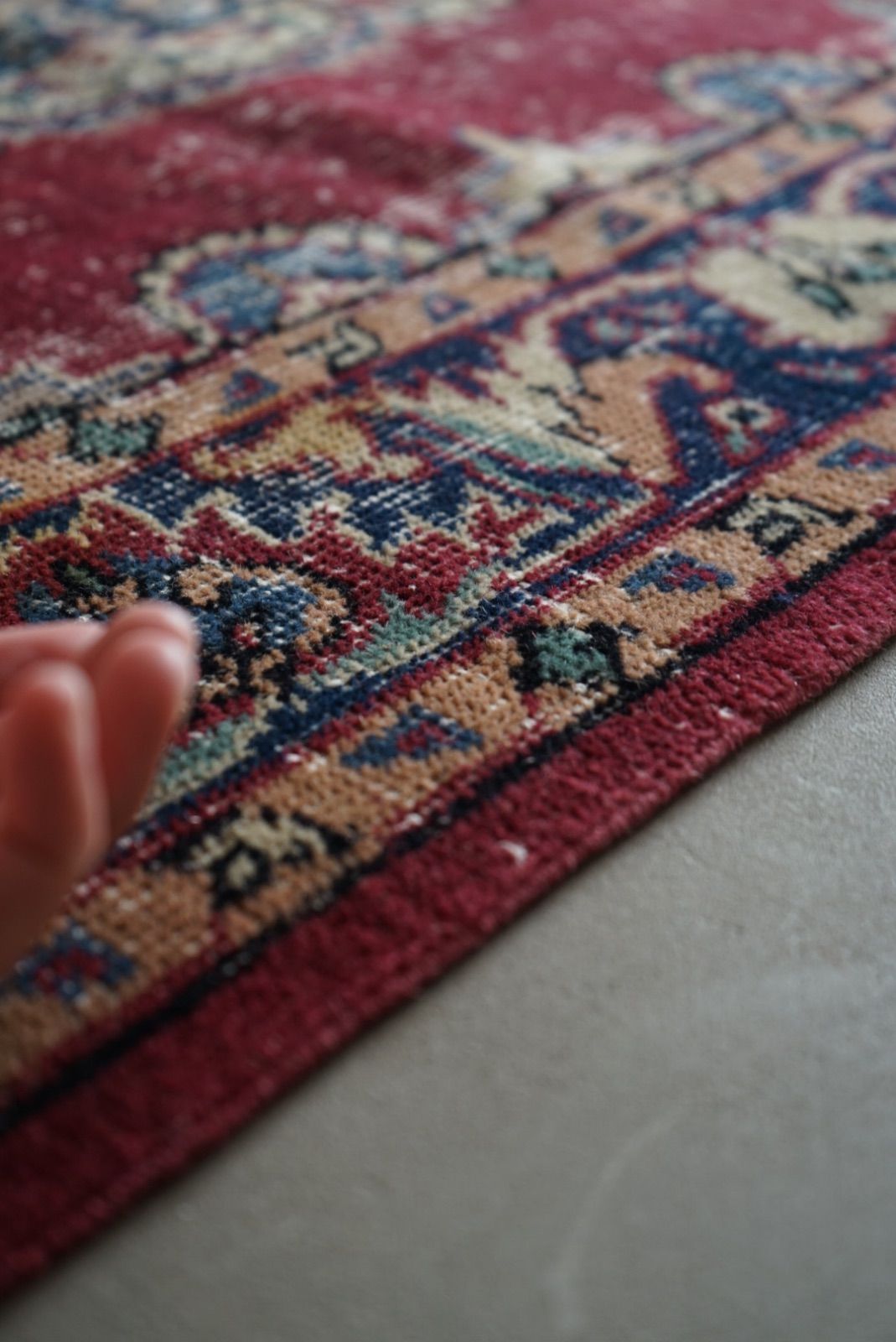 .*・゜訳あり価格.゜・*.1970年代 トルコヴィンテージラグ くすみレッド ヴィンテージラグ トルコ イスパルタ ワインレッド 1970年代 207