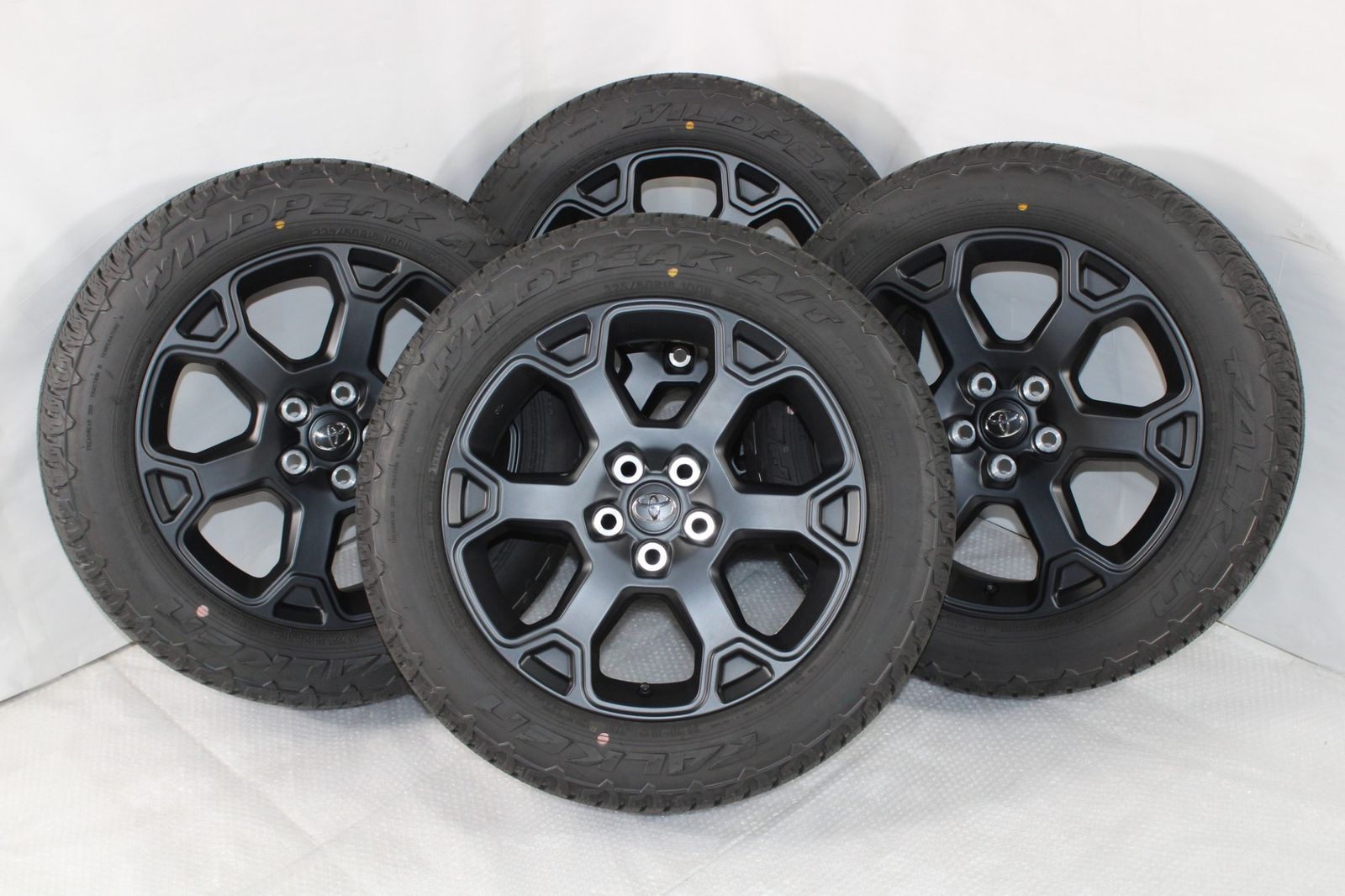 トヨタ RAV4アドベンチャー 純正アルミホイール＆タイヤ 4本セット