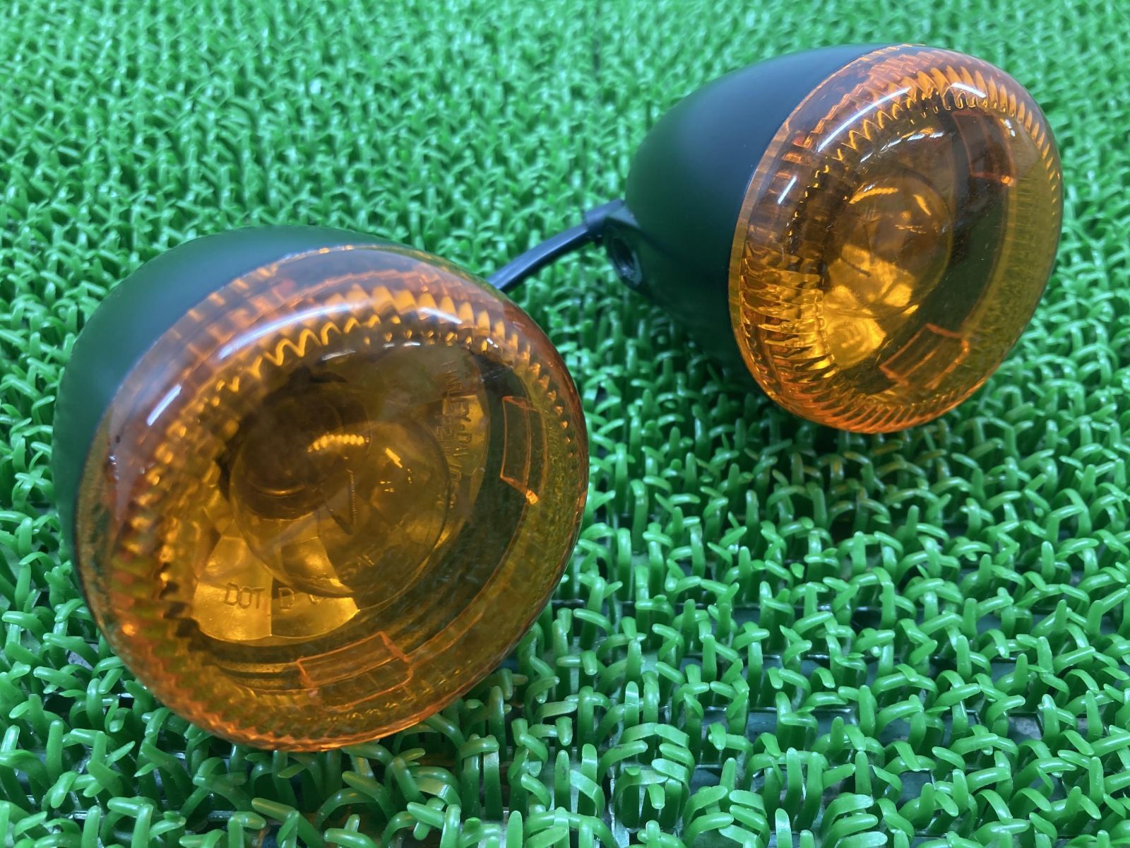 XL1200X フロントウインカー 左右 ハーレー 純正 中古 バイク 部品 スポーツスター フォーティーエイト 修復素材に 割れ欠け無し 品薄