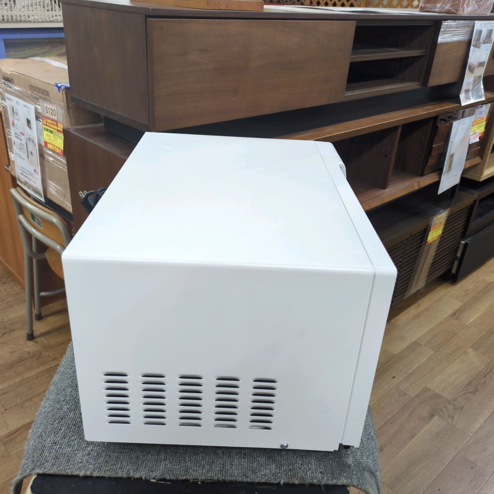 J064 天板に小凹みキズ