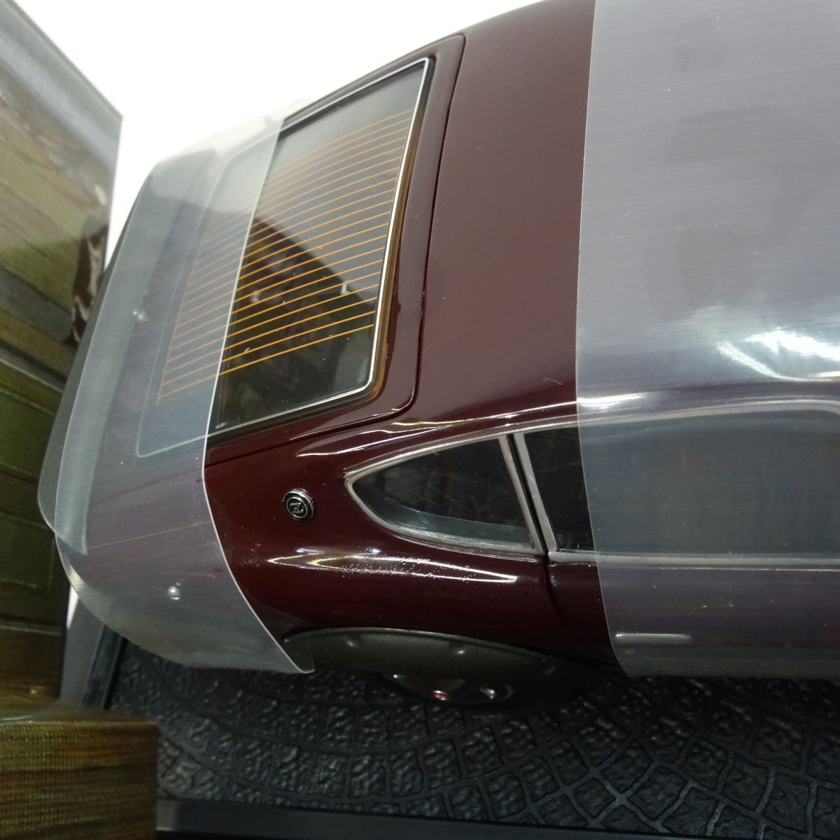 京商 1/18 ニッサン フェアレディー 240Z-G (マルーン) ミニカー ※中古