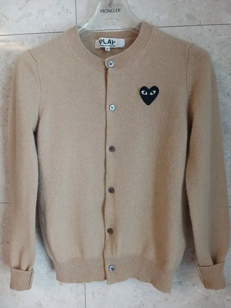 COMME des GARCONS コム デ ギャルソン ブラックワッフェン ベージュカーディガン スーパーディール