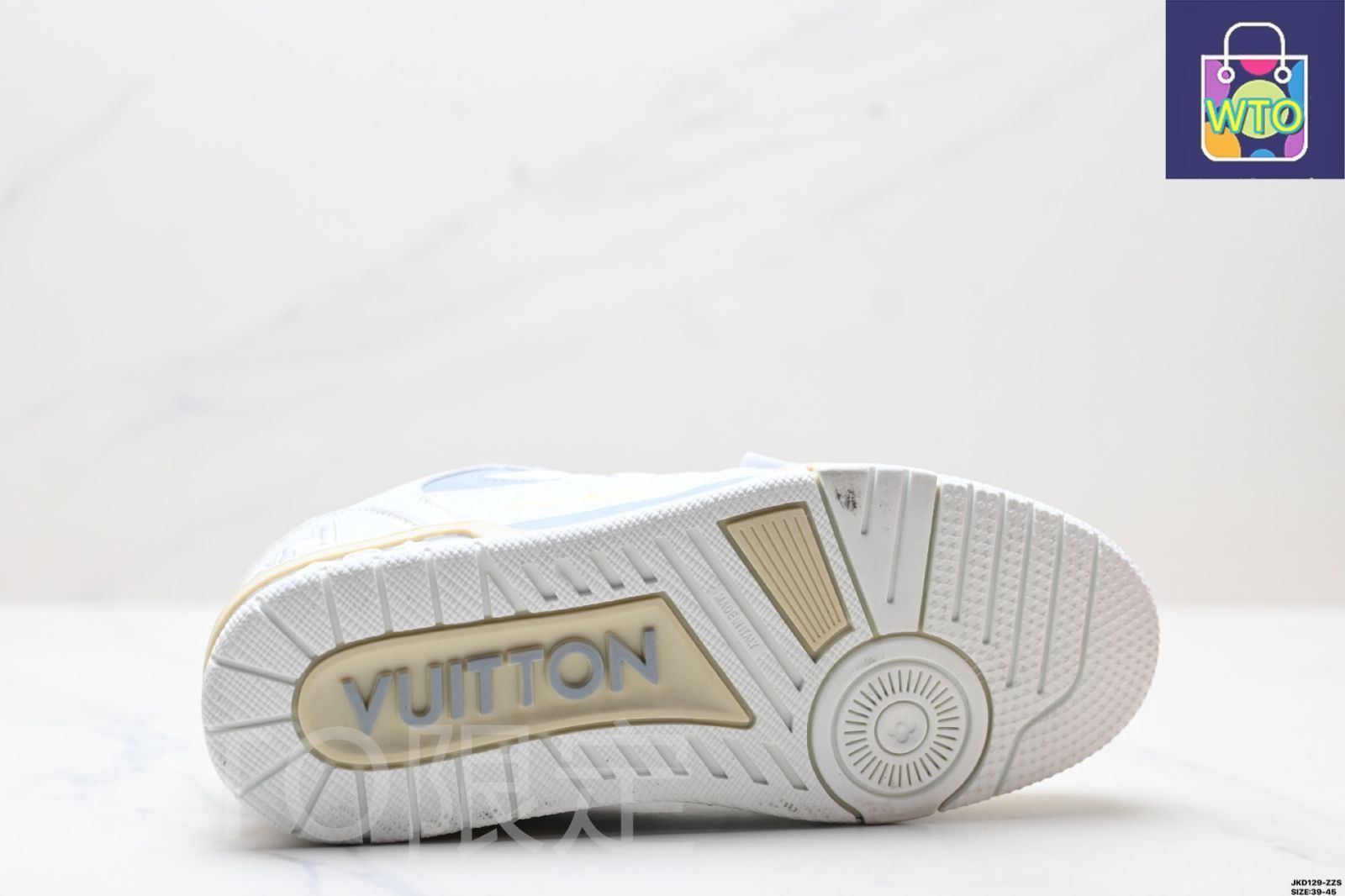 新品のLVルイ・ヴィトン Louis Vuitton Trainer スニーカー ロー