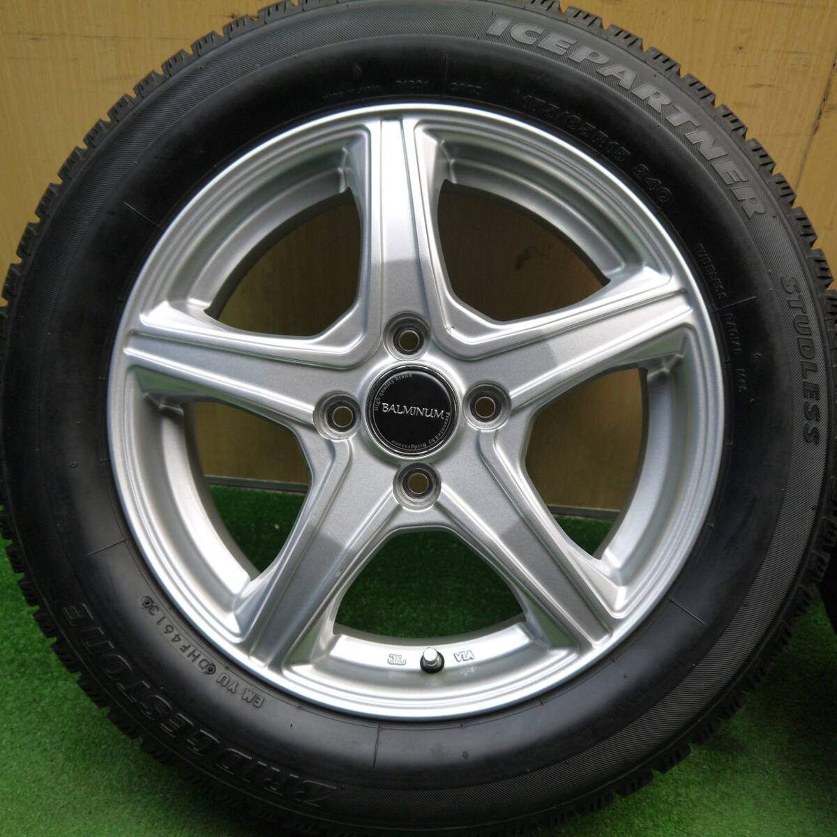 バリ溝 キレイ ほぼ10分 スタッドレス 175 65R15 ブリヂストン アイスパートナー BALMINUM バルミナ 15インチ PCD100 4H 5031207Hス