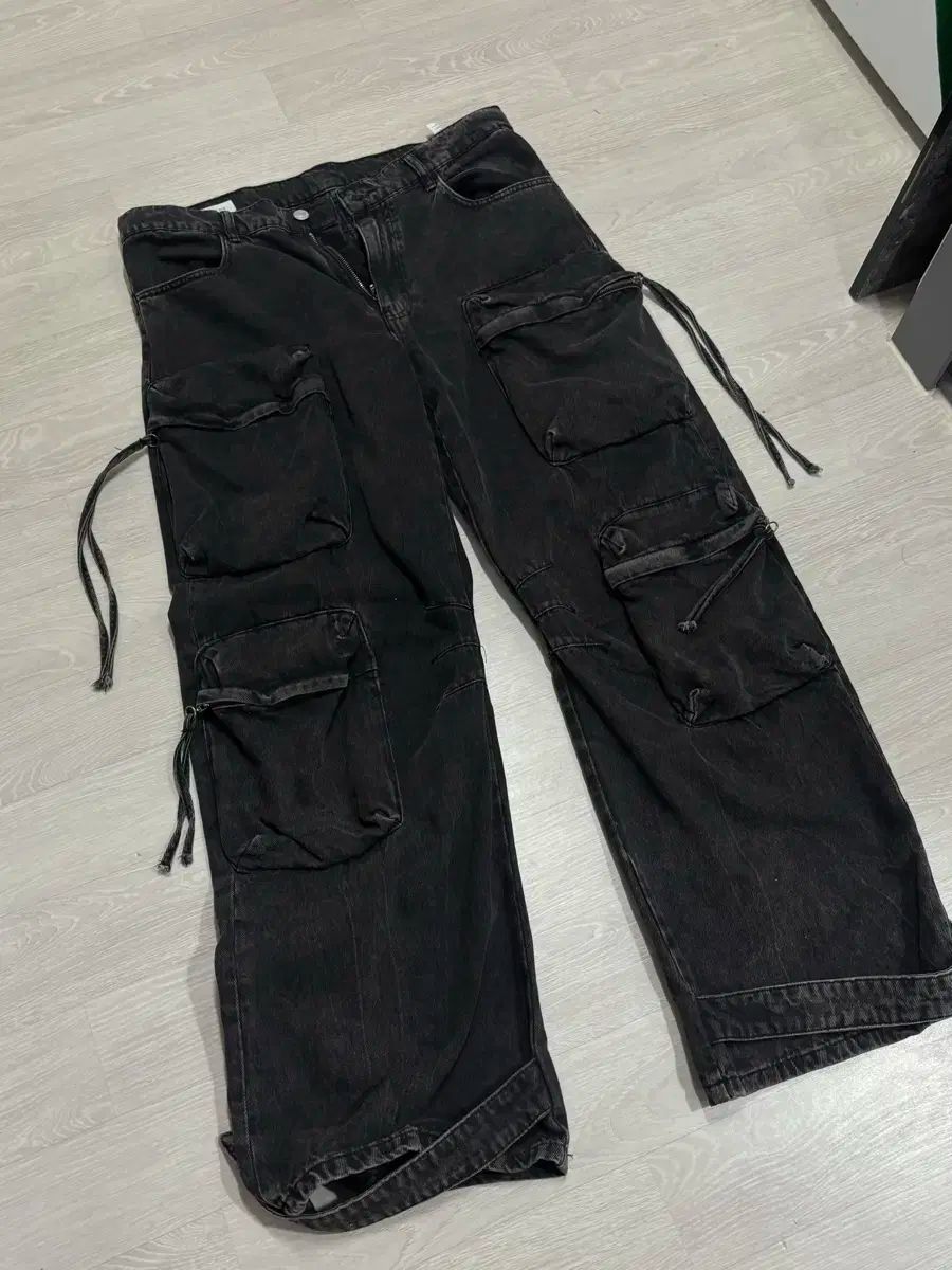 ZARA ZARA ザラ ブラックデニム ストレートフィット カーゴパンツ