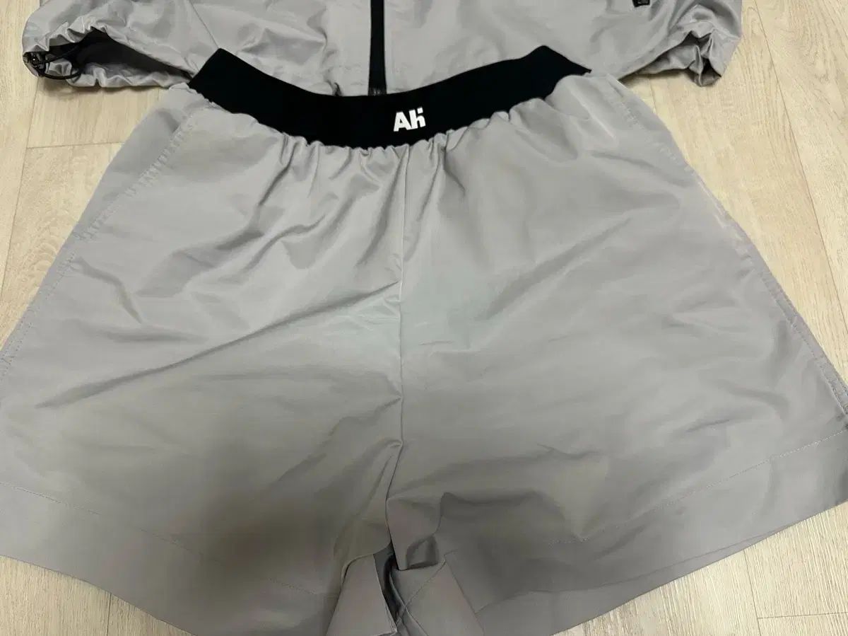ウィンドブレーカー 半ズボン