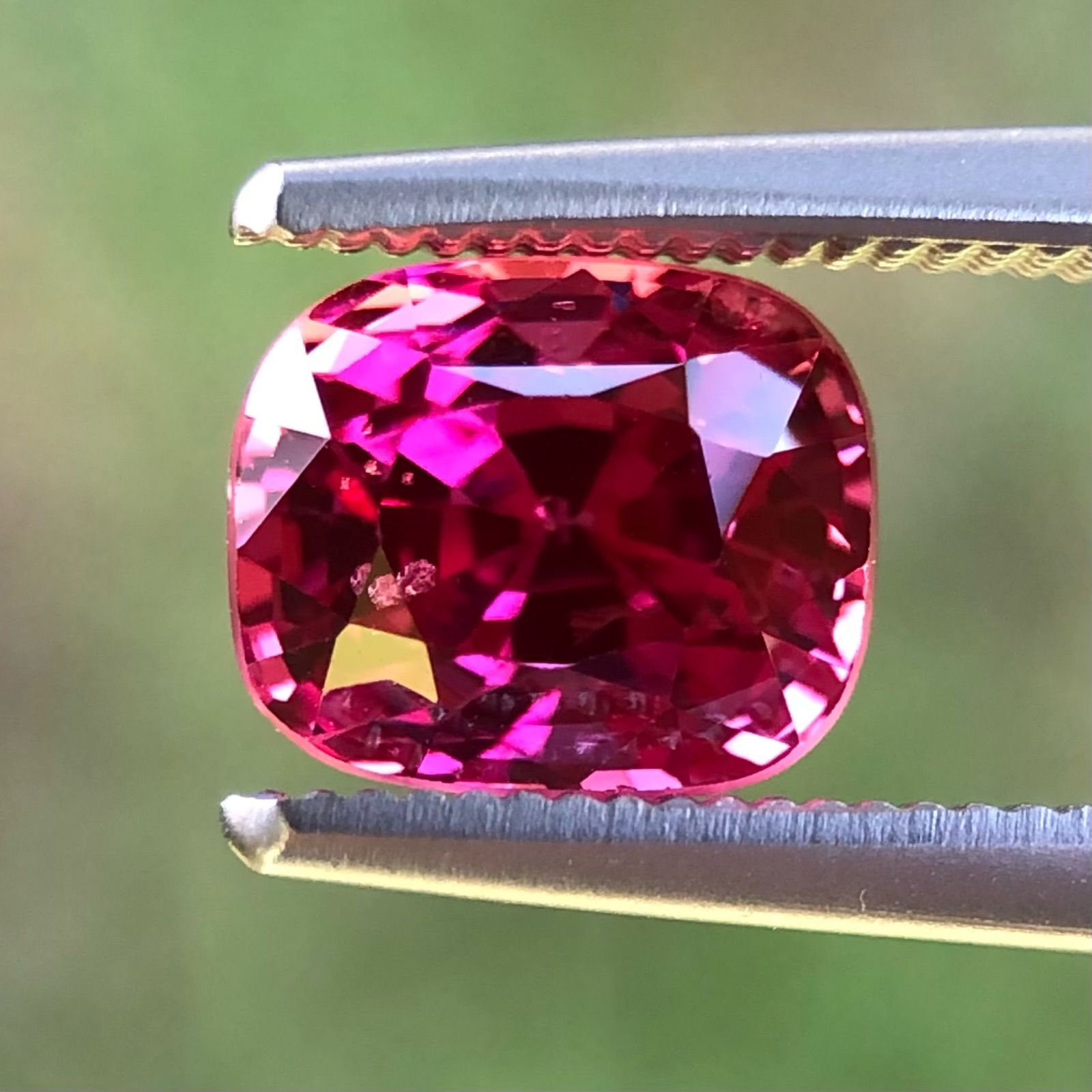 [高品質・希少]天然非加熱 ミャンマー産 スピネル ルース 1.54ct 美濃色 1点物 産地証明鑑別書付き - メルカリ