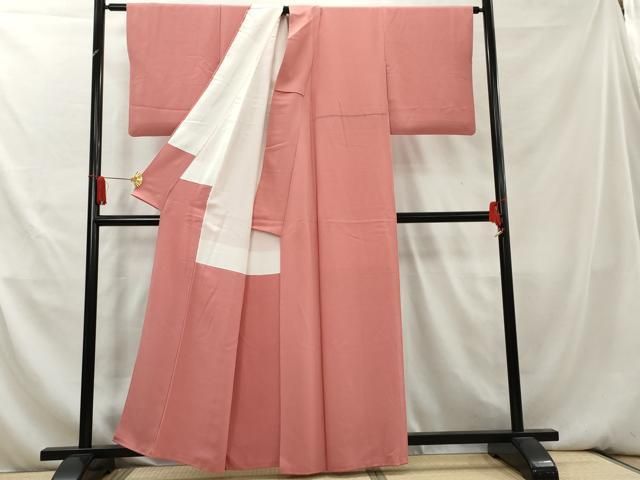 平和屋着物●上質な色無地　紋意匠　桃色　正絹　逸品　AABE5213cs 平和屋着物□上質な色無地 桃色 正絹 逸品 AAAY9321cs - メルカリ