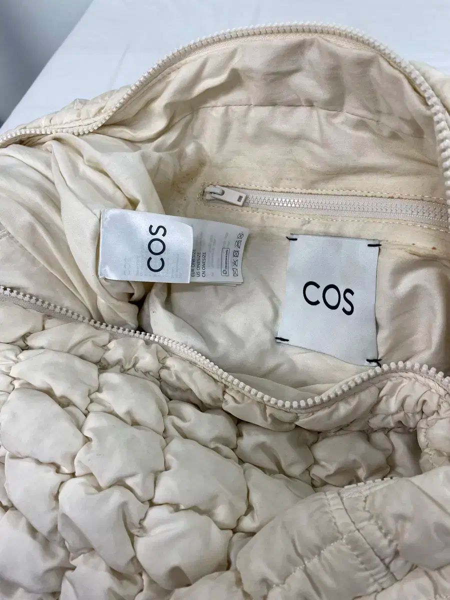 COS コス オーバーサイズ キルティングバッグ