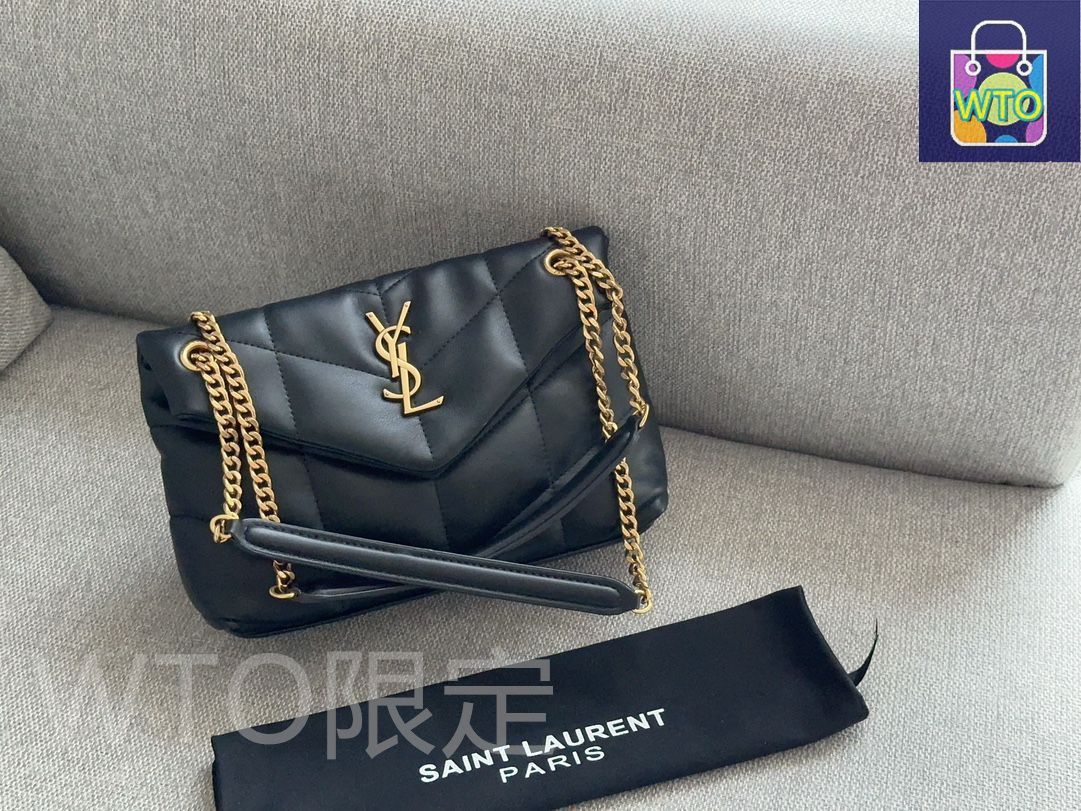 ✨未使用展示品✨　Yves Saint Laurent ビルポーチ　Vステッチ ✨未使用展示品✨Yves Saint Laurent ビルポーチVステッチ