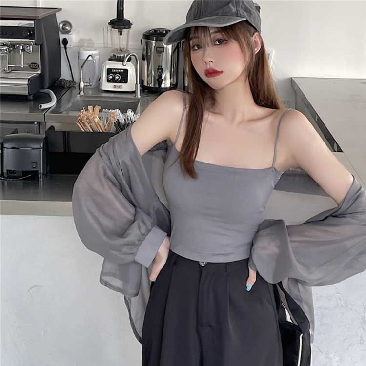 カップ付きキャミソール