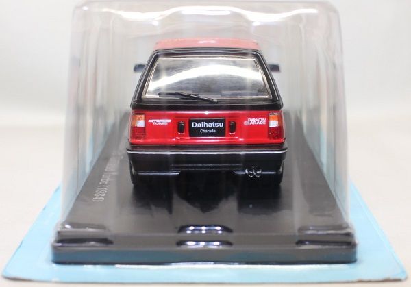 USED 未開封 1/24 国産名車コレクション ダイハツ シャレード デ