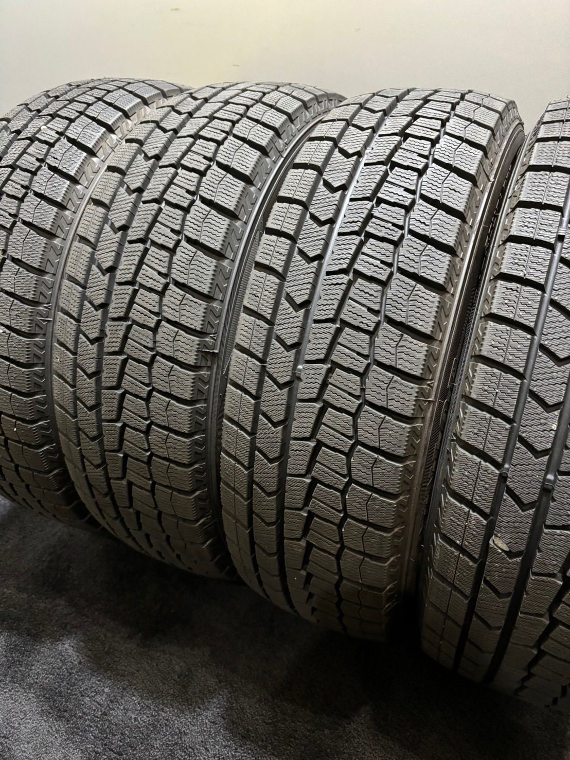 DUNLOP 185/65R15 25年製＋24年製 冬タイヤ【南-37 ①】 DUNLOP 185/65R15 25年製＋24年製 冬タイヤ【南-37 ①】 池田SS /