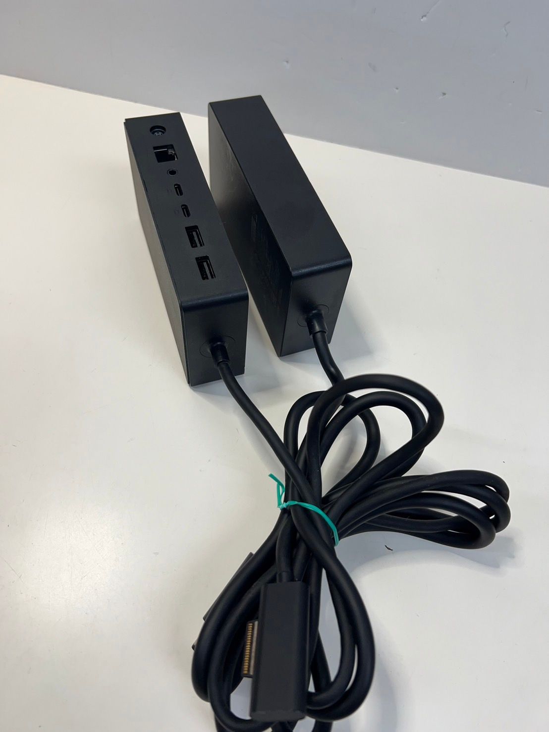 Microsoft Surface Dock 2 / Model:1917