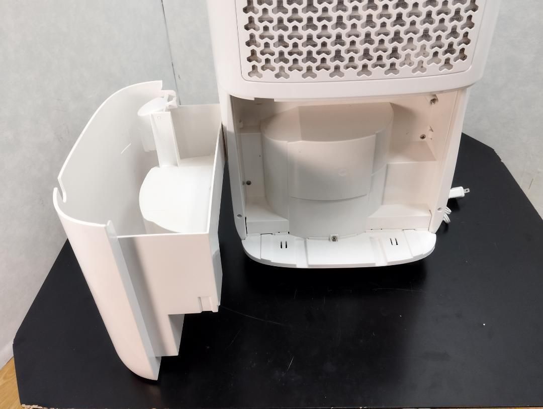 J69☆Cado除湿器 DH-C7100/2022年製・保証付き・送料無料 2510 J69