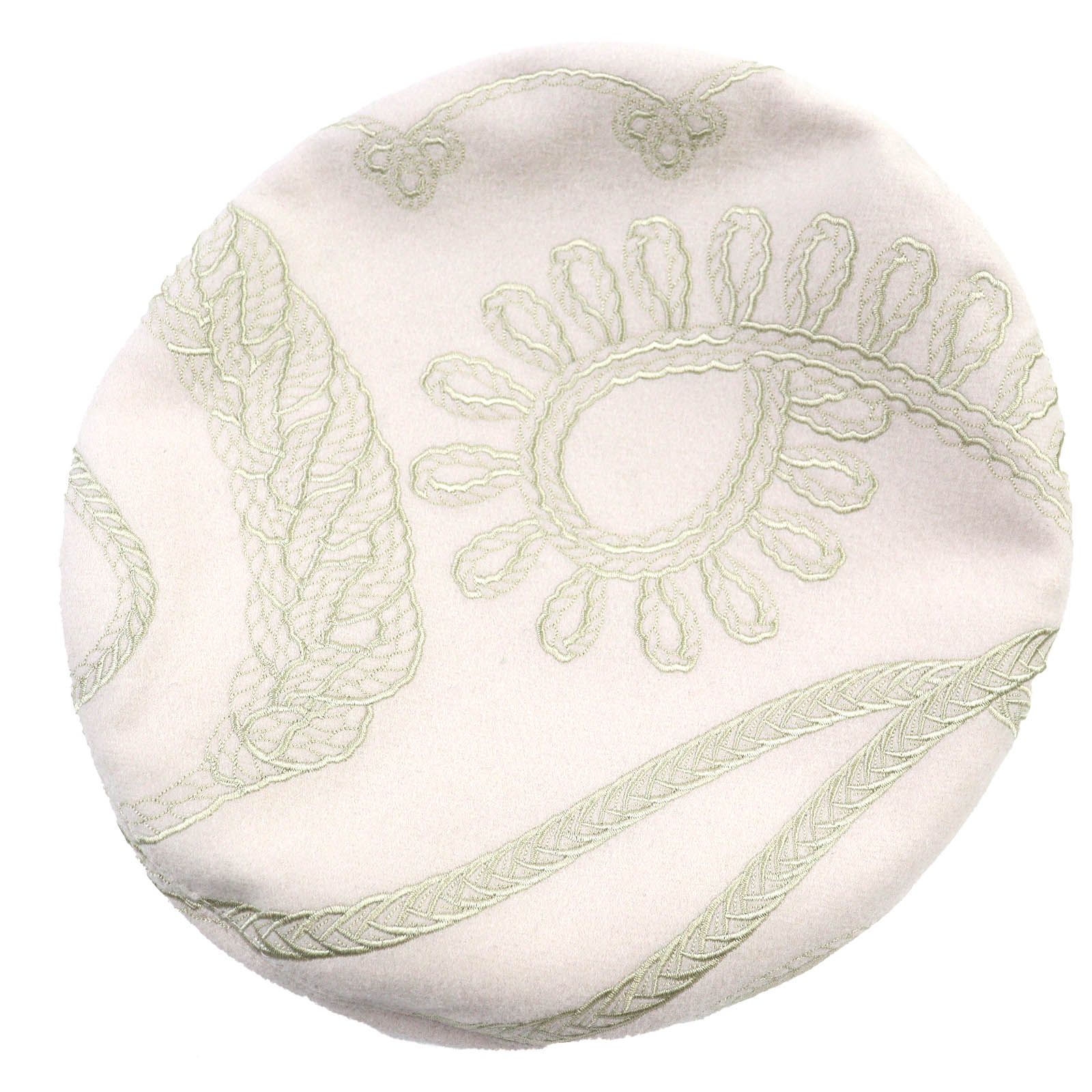 ライトベージュ