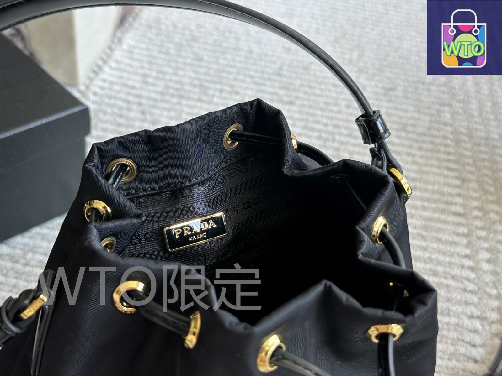 PRADA バケツバック プラダ クリスタル付きブラックサテンバケツバッグ (PRADA