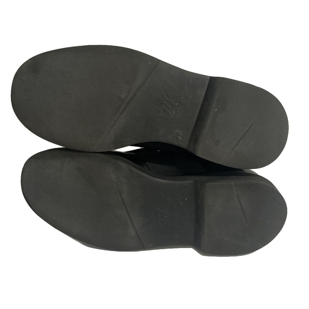 未使用品✨ロジェヴィヴィエ　スエード　チェーン　ストラップ　サンダル　37 黒 未使用品✨ロジェヴィヴィエ スエード チェーン ストラップ サンダル