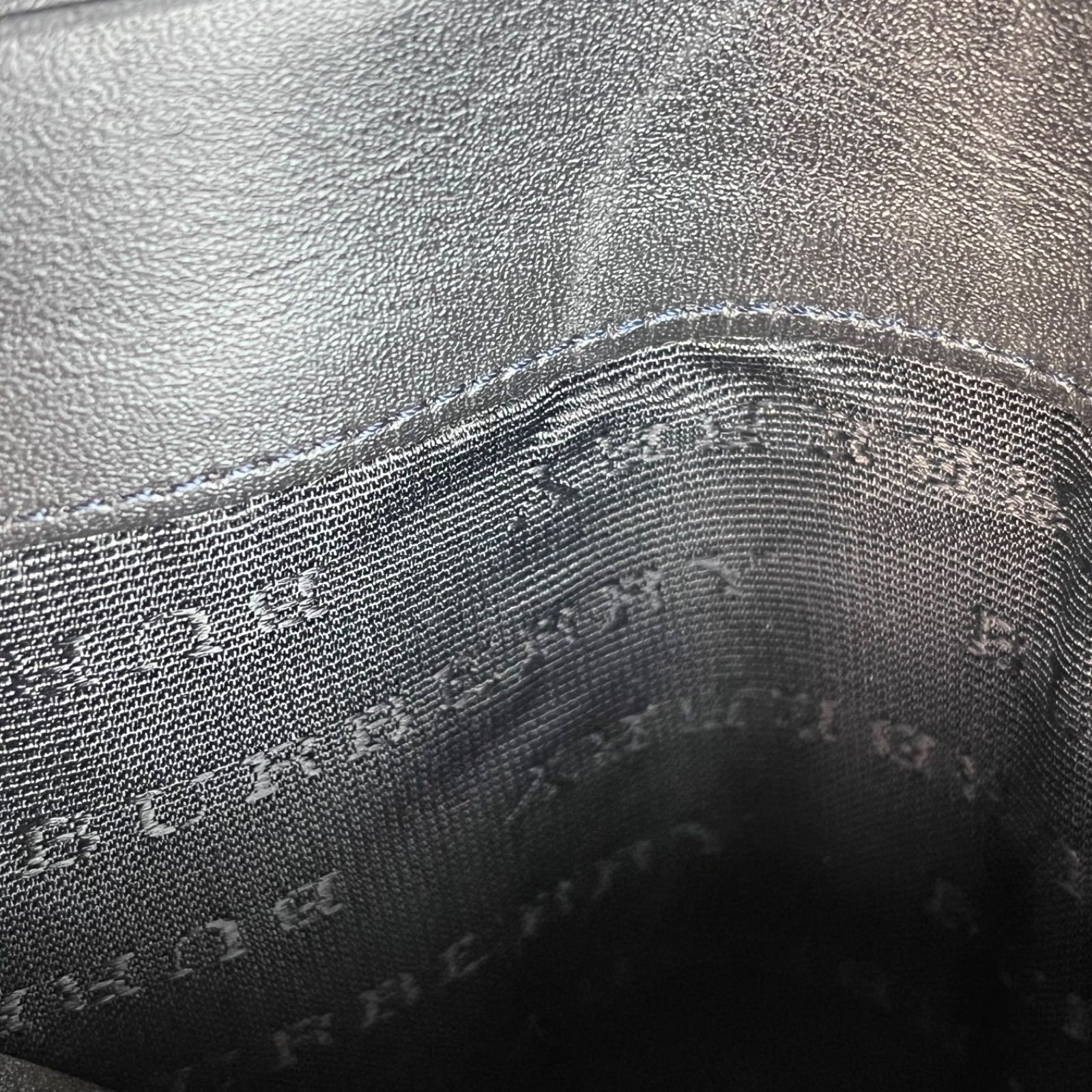 ✨️美品✨️ BURBERRY スモークドチェック 二つ折り財布 レザー PVC 黒 Burberry 二つ折り財布 黒 レザー - メルカリ