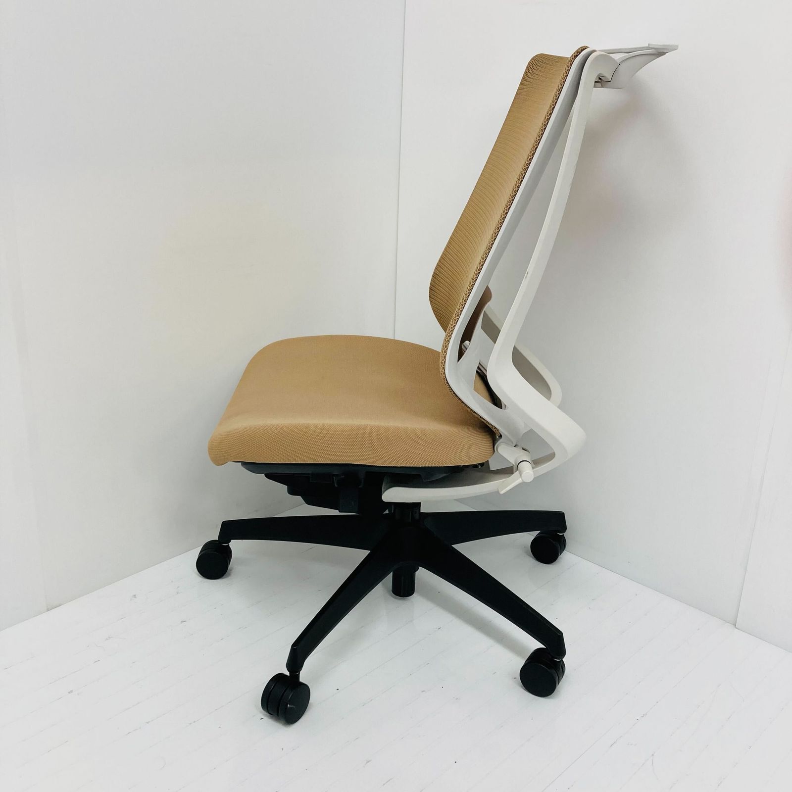 S Duora デュオラ CRS-G3000E1 ベージュ ハンガー付き