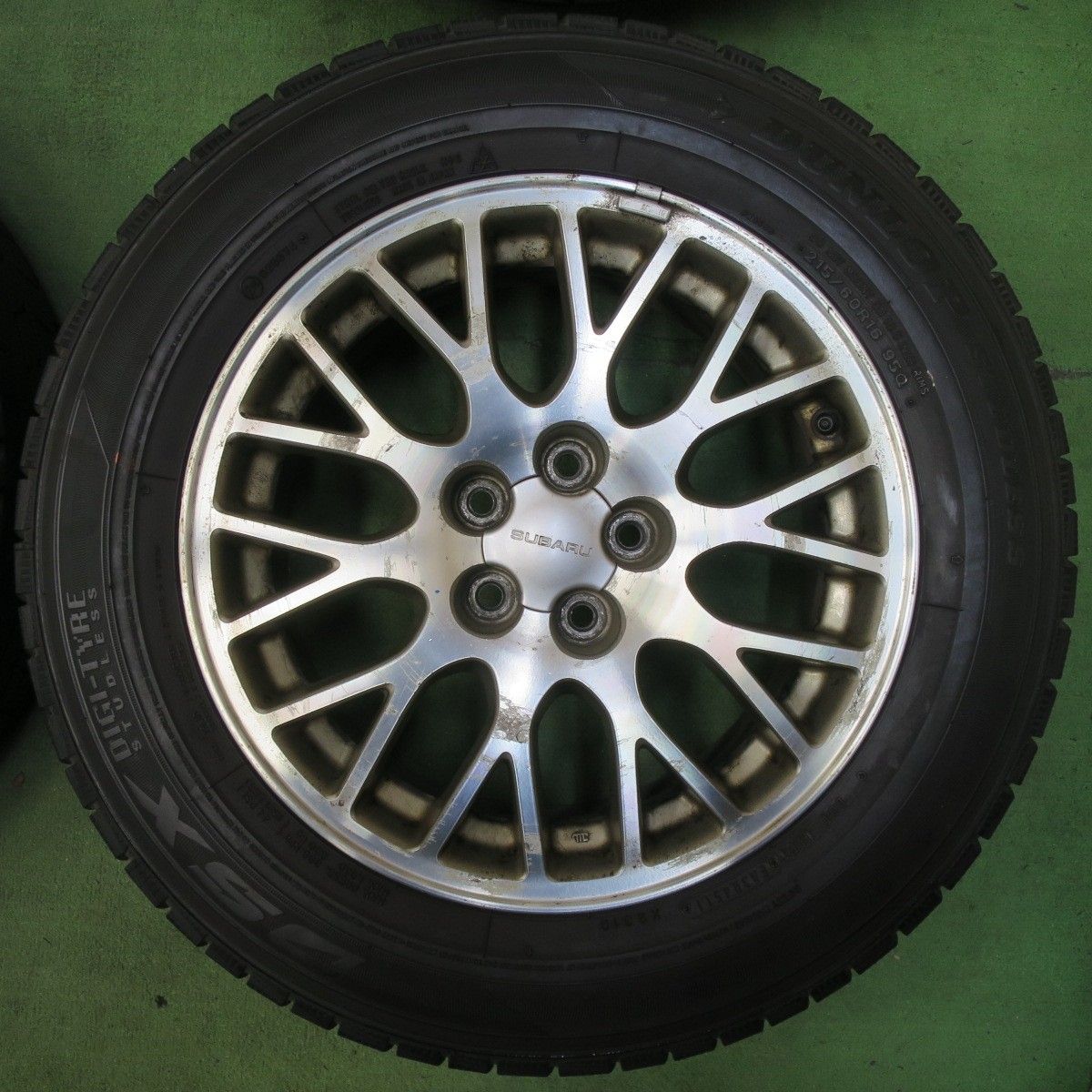バリ溝！9.5分☆スバル フォレスター 純正 215/60R16 スタッドレス