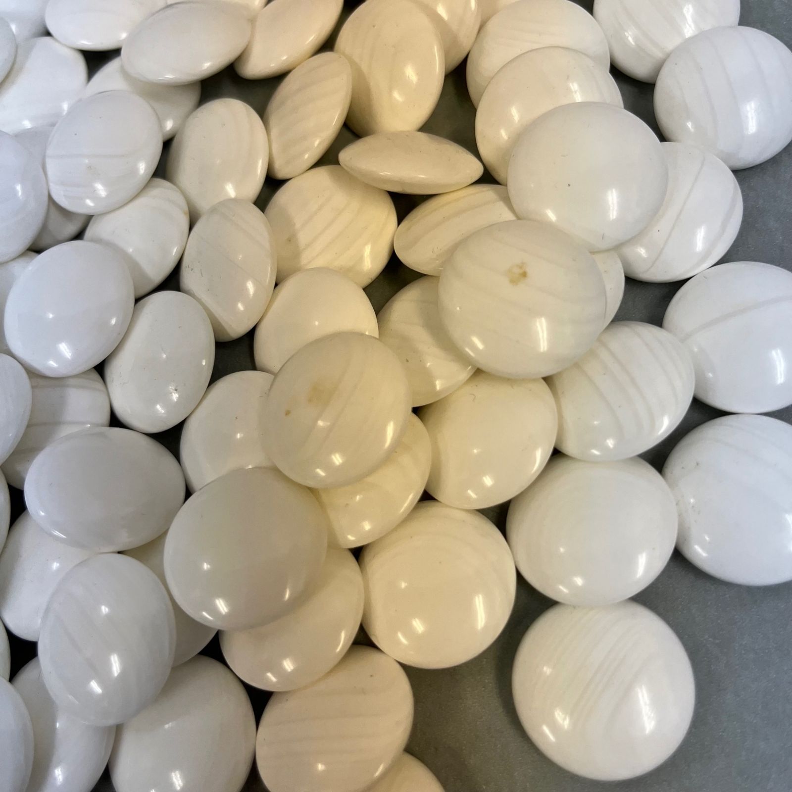 囲碁 碁石 日向特製 30号 本蛤碁石 那智黒碁石 34号 - メルカリ