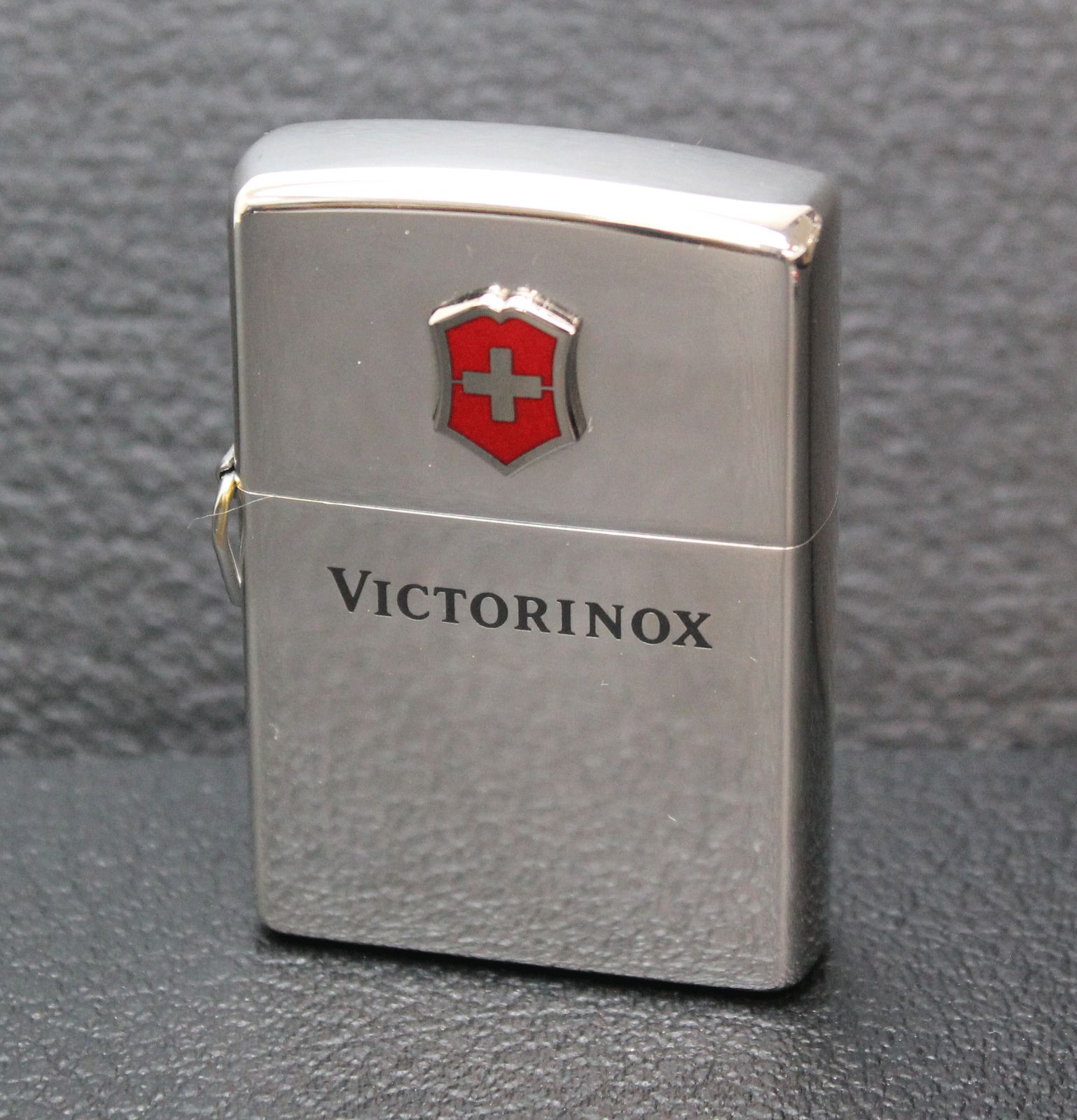 ☆希少 ZIPPO VICTORINOX ビクトリノックス クラシック レッド コラボ ☆希少 ZIPPO VICTORINOX ビクトリノックス クラシック レッド コラボ