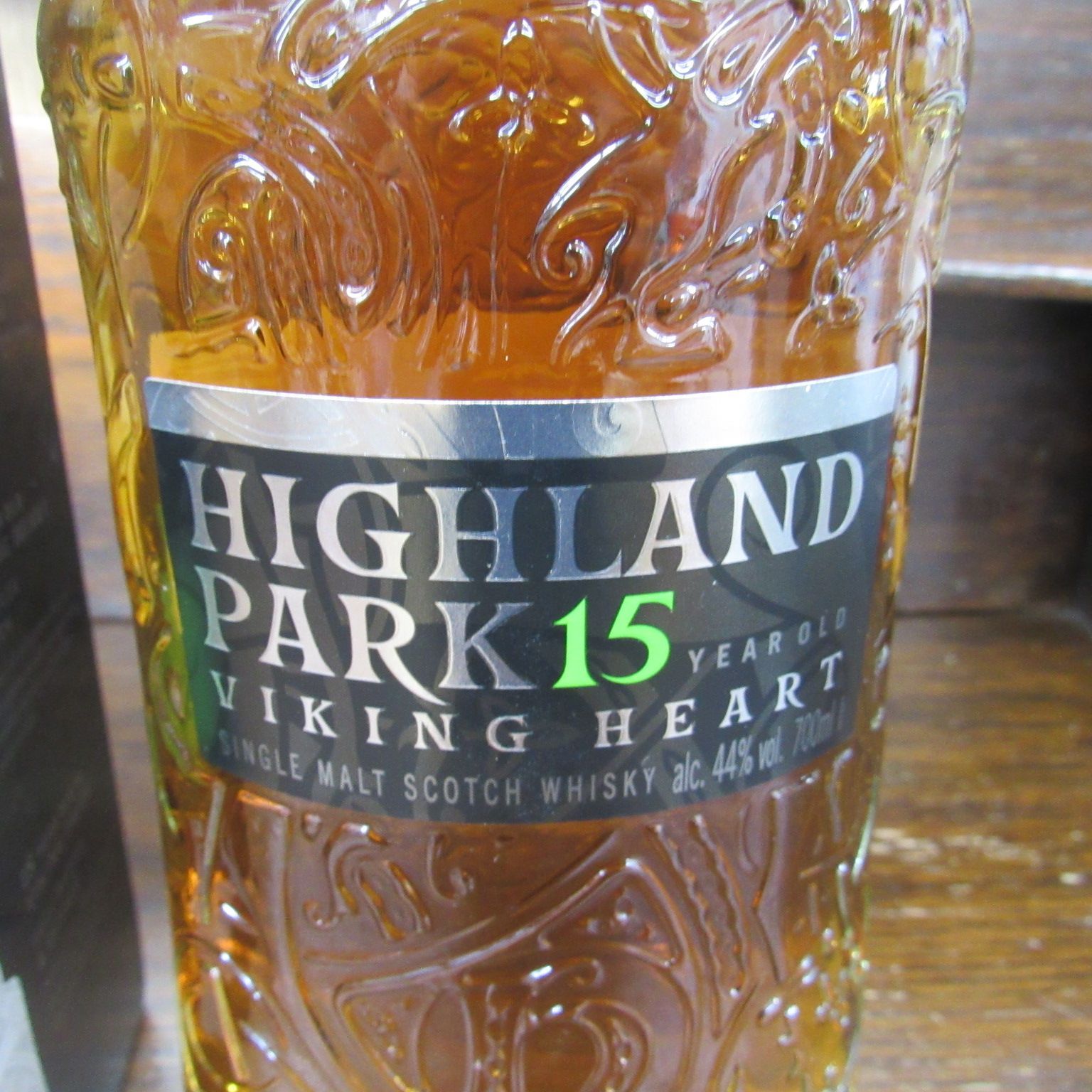 HIGHLAND PARK15 VIKING HEART SINGLE MOLT SCOTCH WHISKY