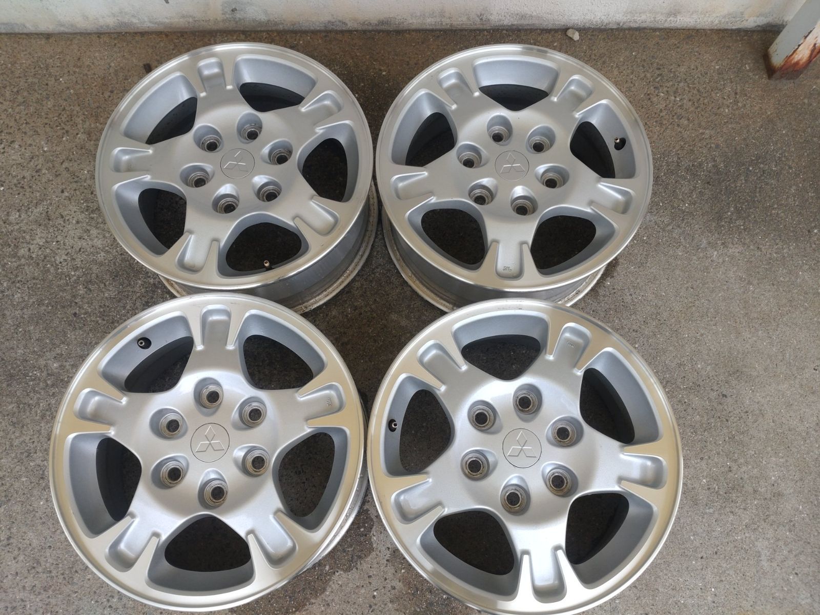 三菱 ミツビシ パジェロ V93W系 純正 ホイール 16インチ 7.0J 46 PCD 139.7-6穴 ハブ径67㎜ 4本セット