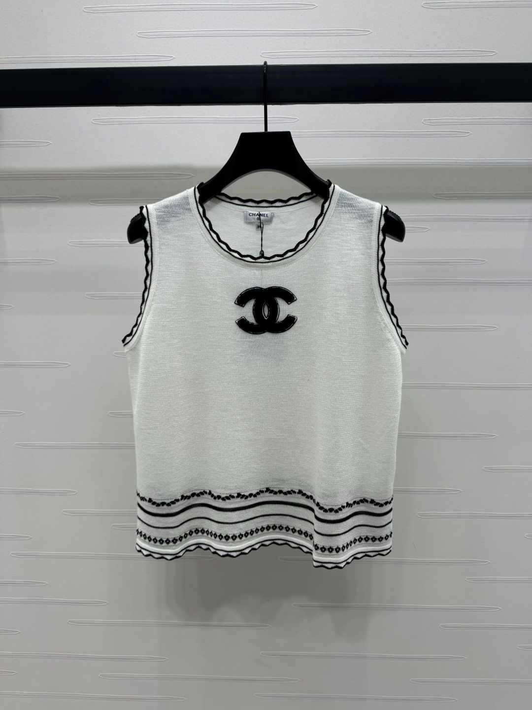 今日特価】CHANEL ダブル C ニットベスト - メルカリ