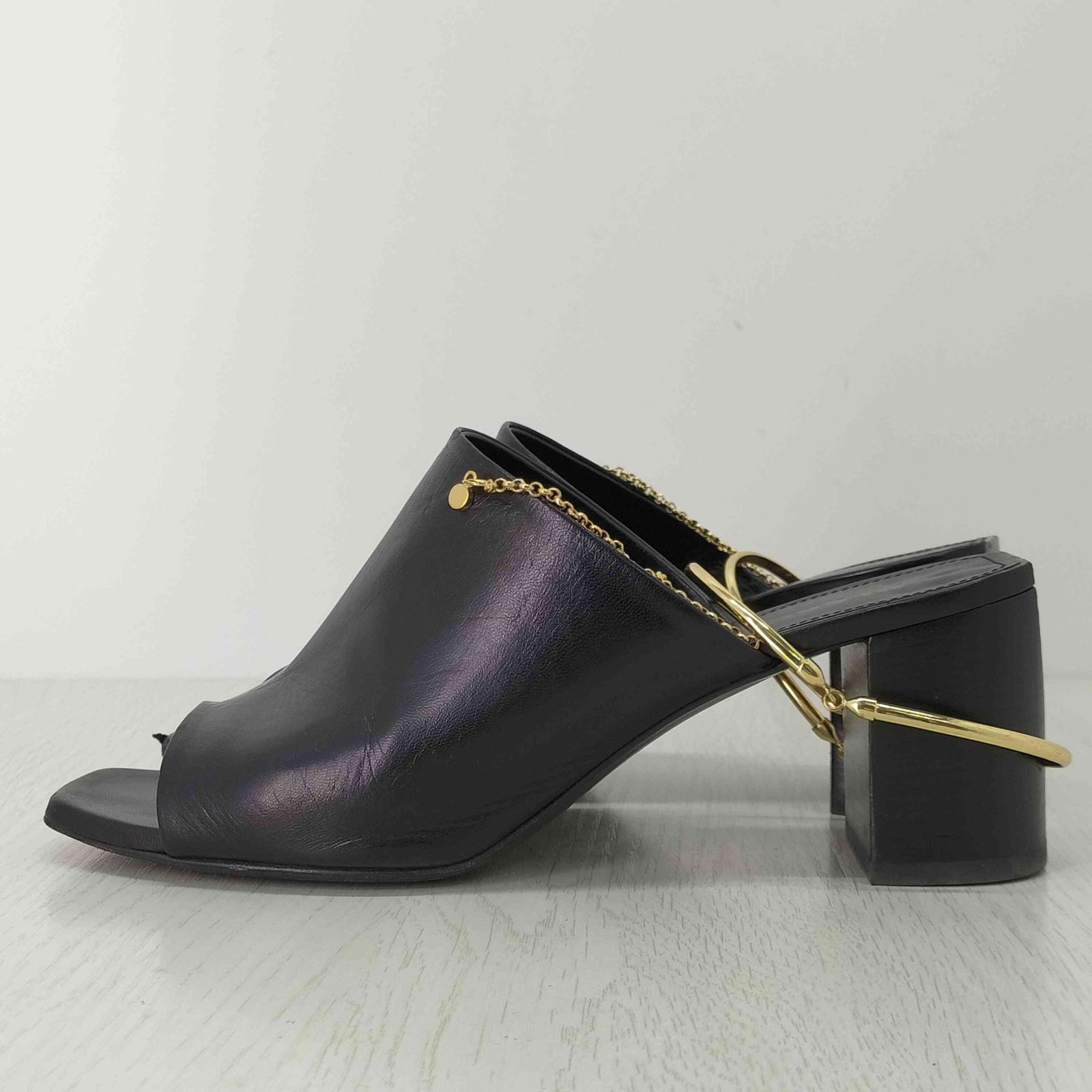 【本日まで】Jil Sander ジルサンダー ムートンミュール 39 本日まで】Jil Sander ジルサンダー ムートンミュール 39 - メルカリ