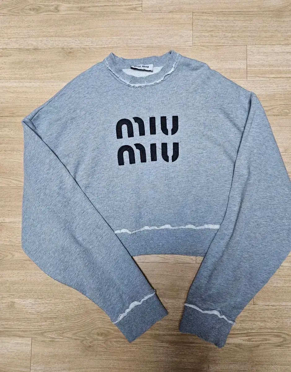 MIU MIU ミュウミュウ トレーナー スウェットシャツ