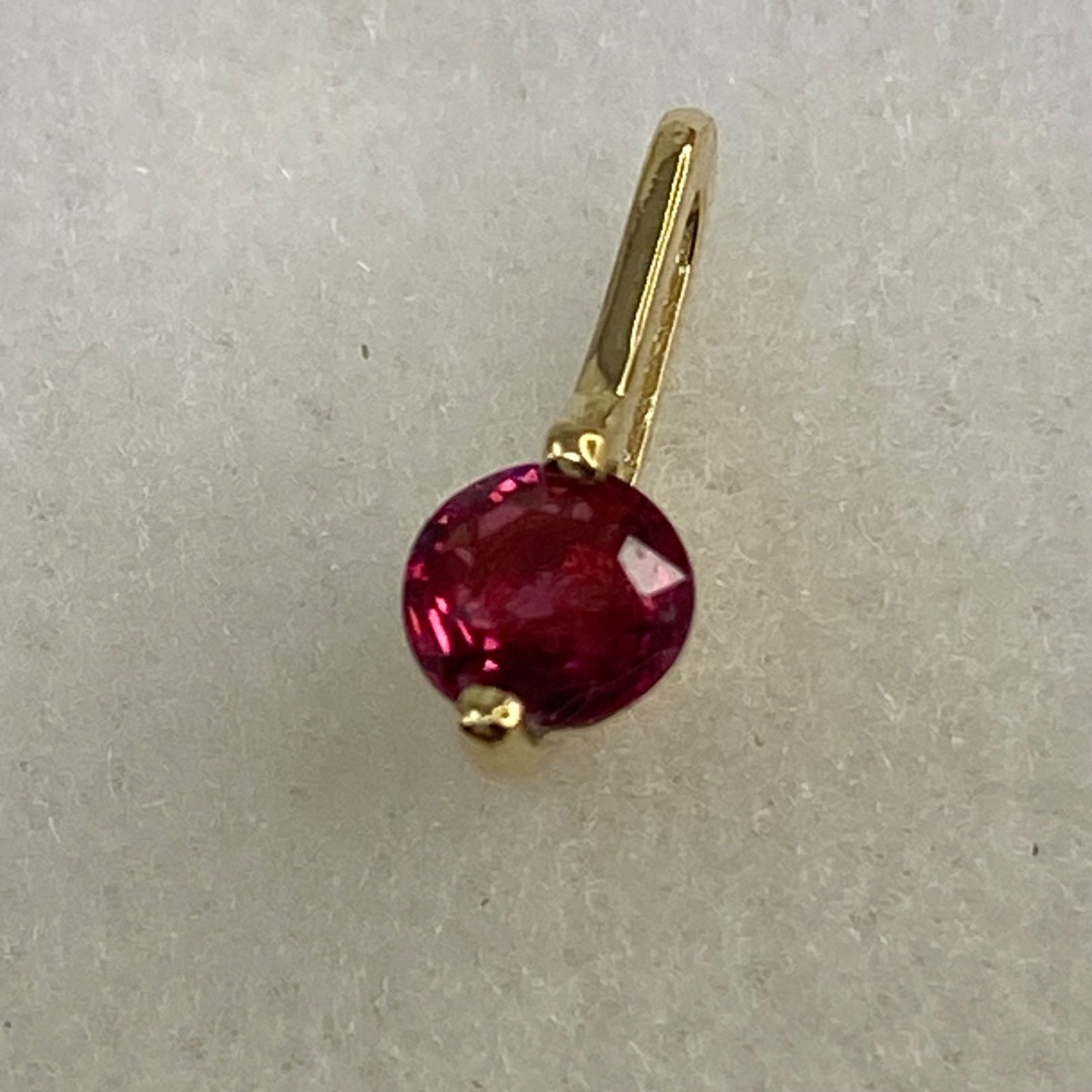 k18YG AU750 18金ペンダント 天然レッドスピネル ミャンマー産 0.24ct 