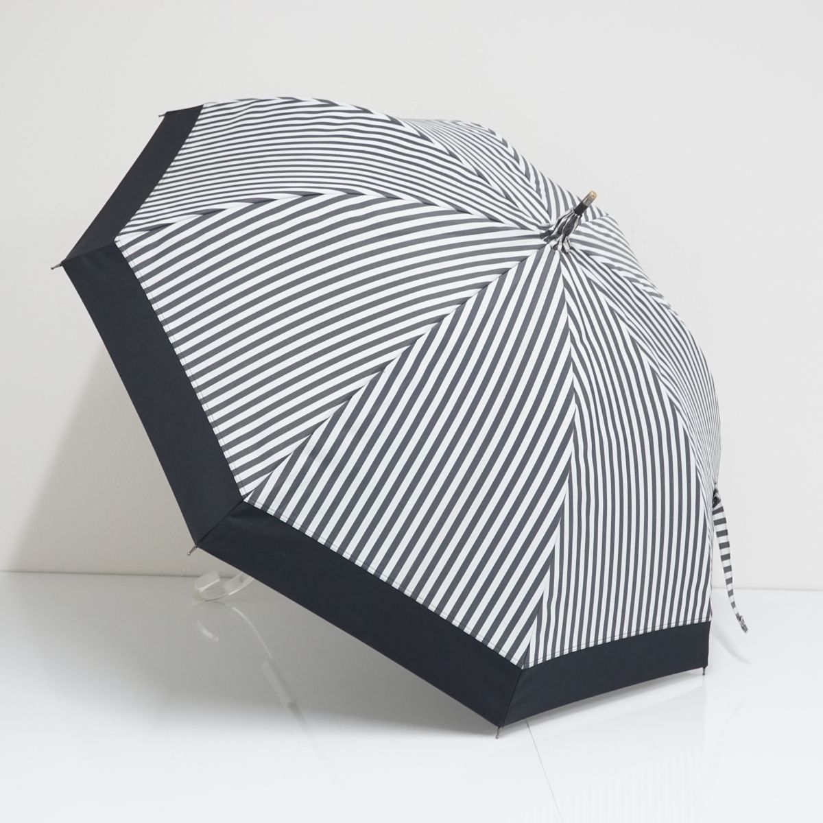 サンバリア100 完全遮光日傘 USED美品 Mサイズ 白黒ストライプ コンビ