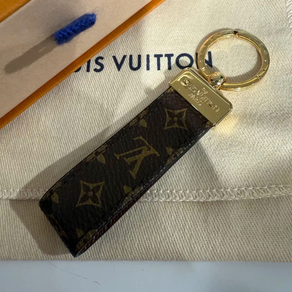 Louis Vuitton キーホルダー・ドラゴンヌ ノワール 人気のカラー