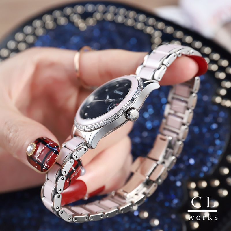 CHANEL 2025年新作 ゴールドボール スクエアミニバッグ