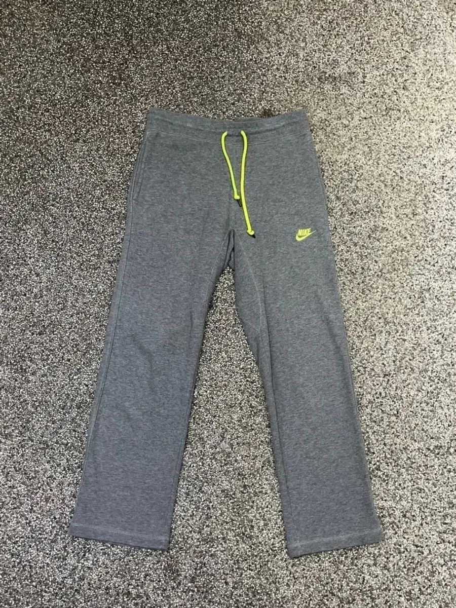 Nike(ナイキ） グレー トレーナー パンツ