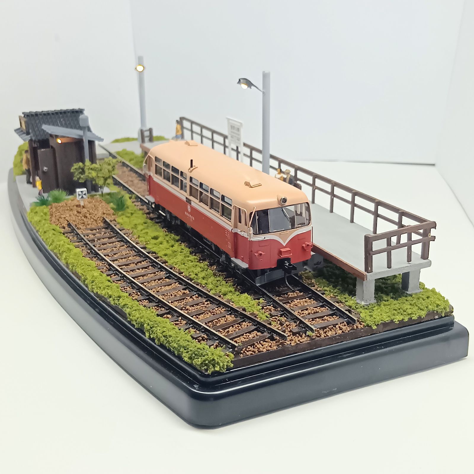 ジオラマ 車両展示台