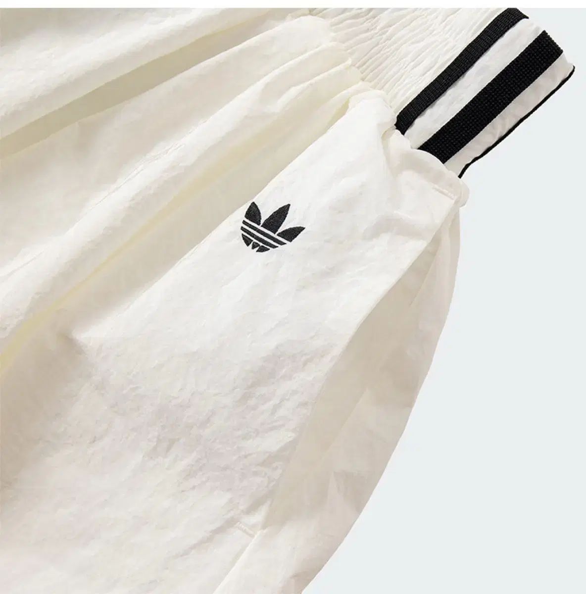 adidas アディダス