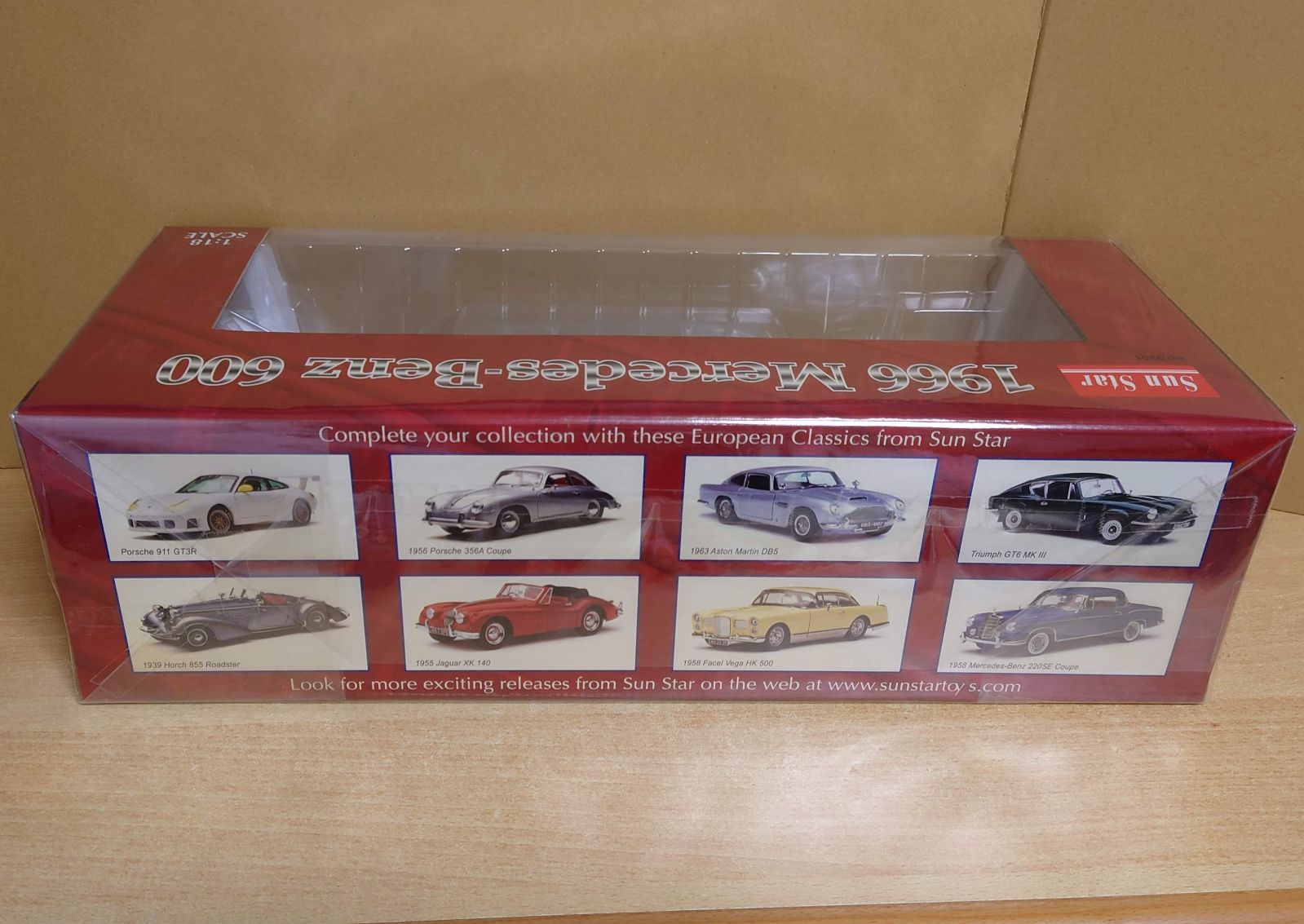 1/18 ミニカー 1966 メルセデスベンツ 600 サンスター 1/18