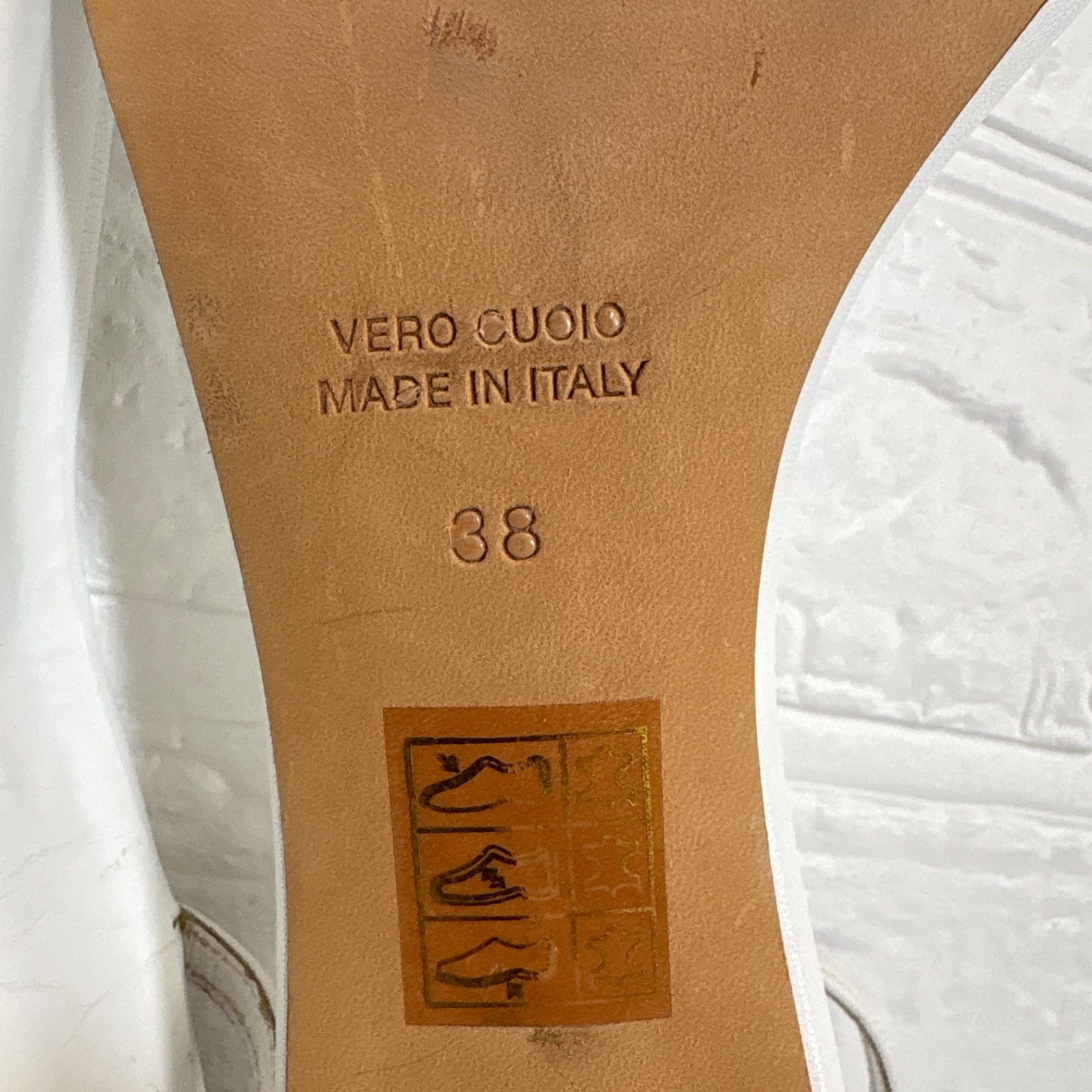 BRENTELLA 4.7万円 ストラップ サンダル 38 イタリア製 ホワイト 白 美脚 脚長 BRENTELLA レザー 5cmヒール 24cm ゴールド金具 ローヒー ラグジュアリー コンフォート ＊フォロー割対象品 5%offさせて頂きます USTAUSTRALIA_COM_AU