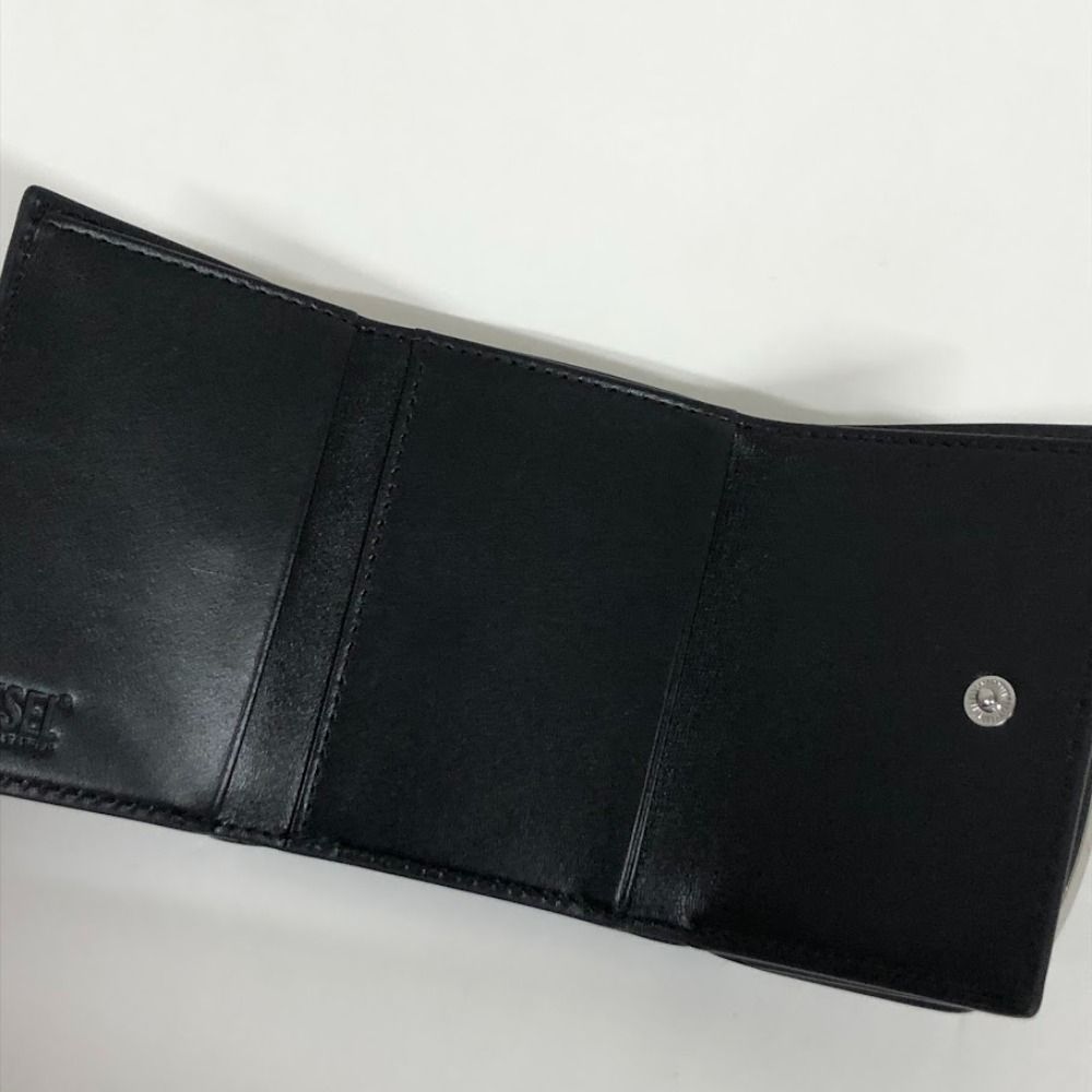 三つ折り財布 レザー