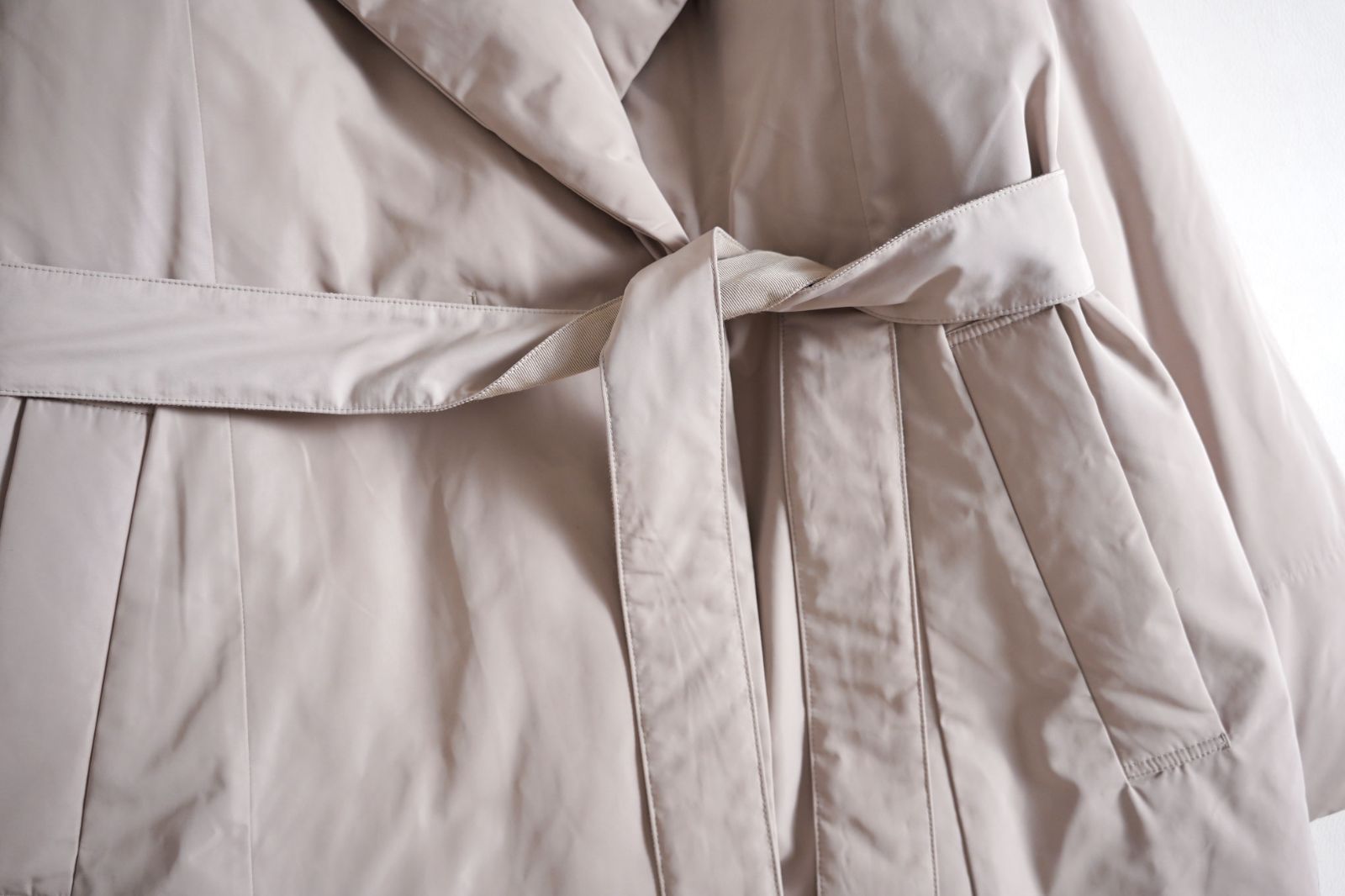 714y*美品 BOSCH ボッシュ ダウン 販売 ガウンコート ベージュ 36 2025