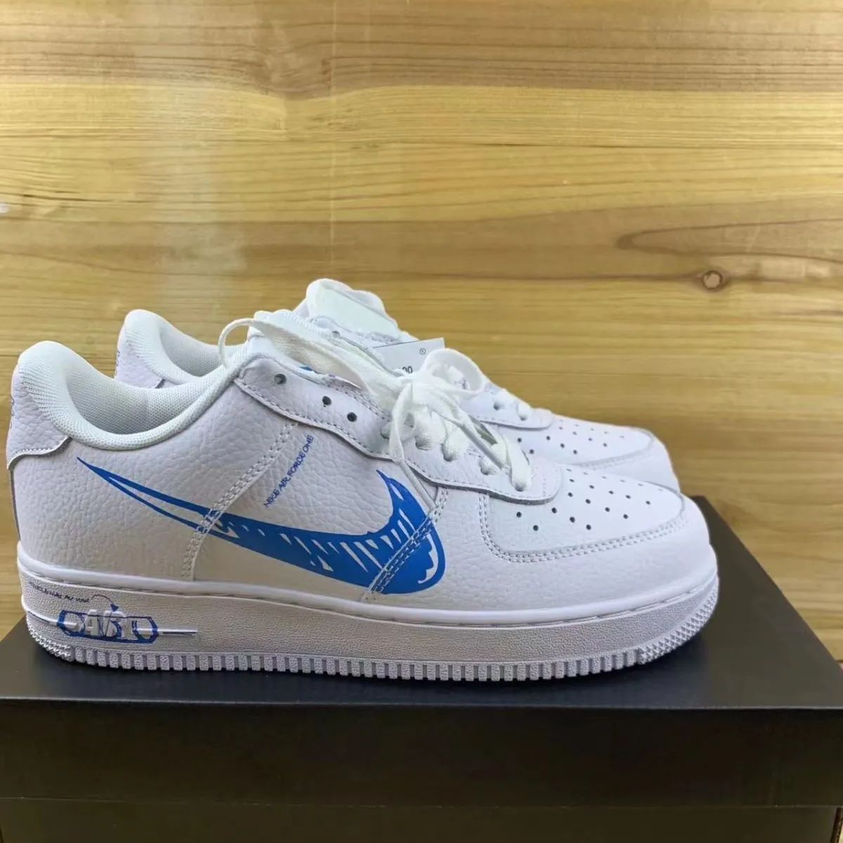 新品未使用ナイキ Nike Air Force 1 Sketch スニーカー