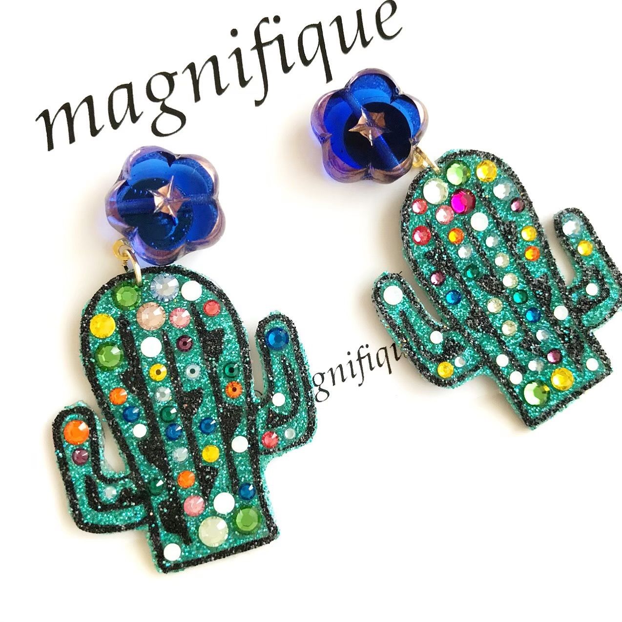 【SALE！！】カラフルビジュー とチェコビーズのサボテンピアス
