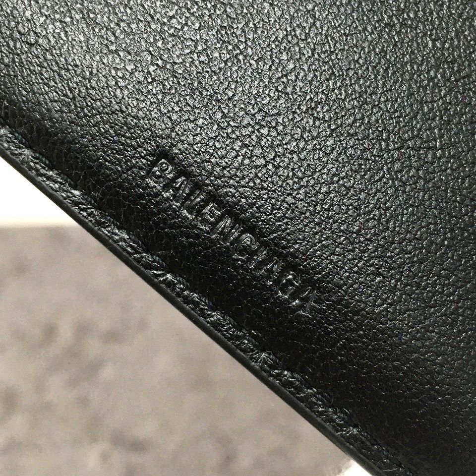 送料込み！ 未使用品 BALENCIAGA 二つり札入れ 箱付き 501 国内発